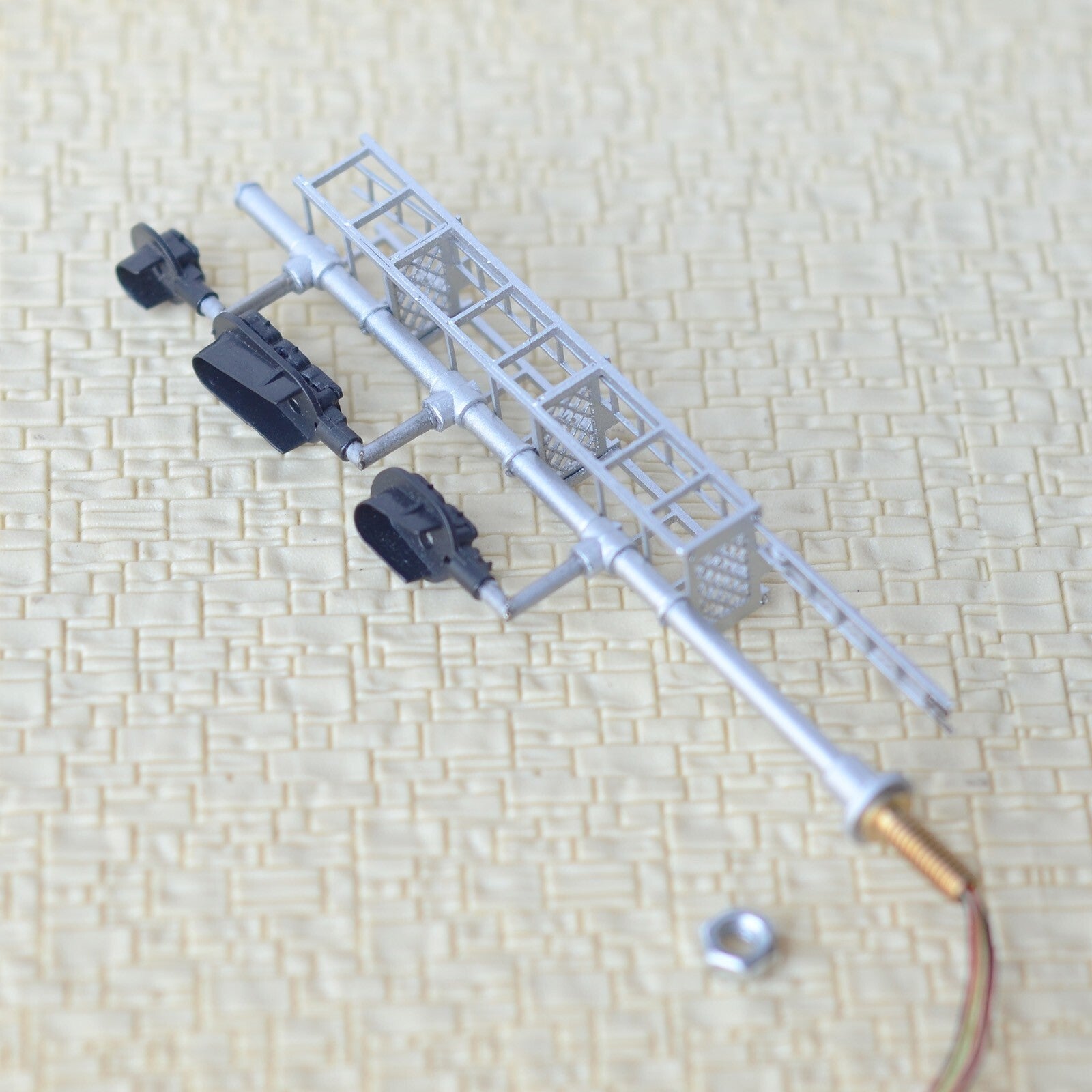 1 x HO scale model 3 colors block signal 3 heads Darth Vader style LED #Z132W