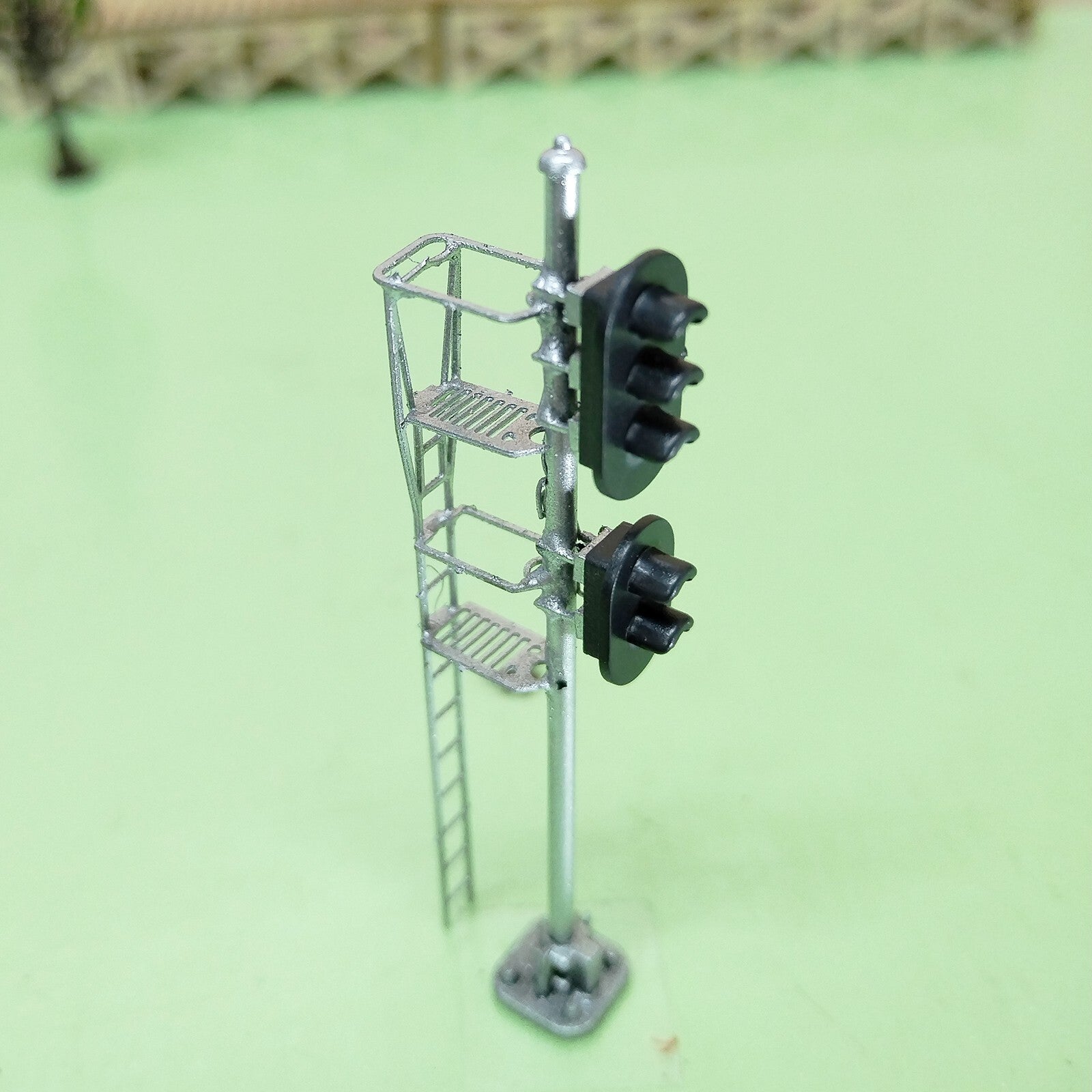 1 x HO scale model railroad 2 heads block signal LED GreenYellowRed light #K32Ky