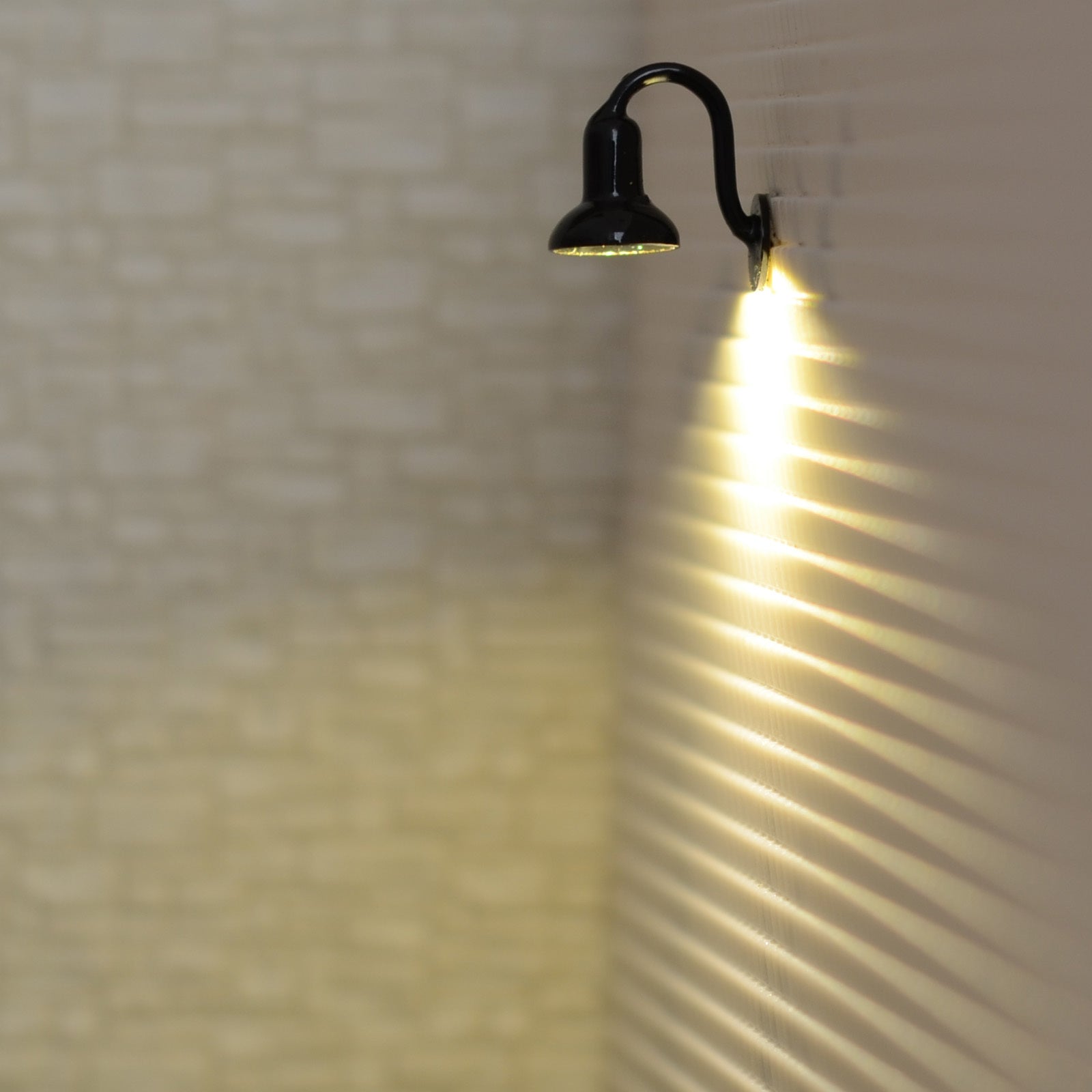 5 x OO / HO scale street bracket light Model wall Lamp posts LED building #R56BL