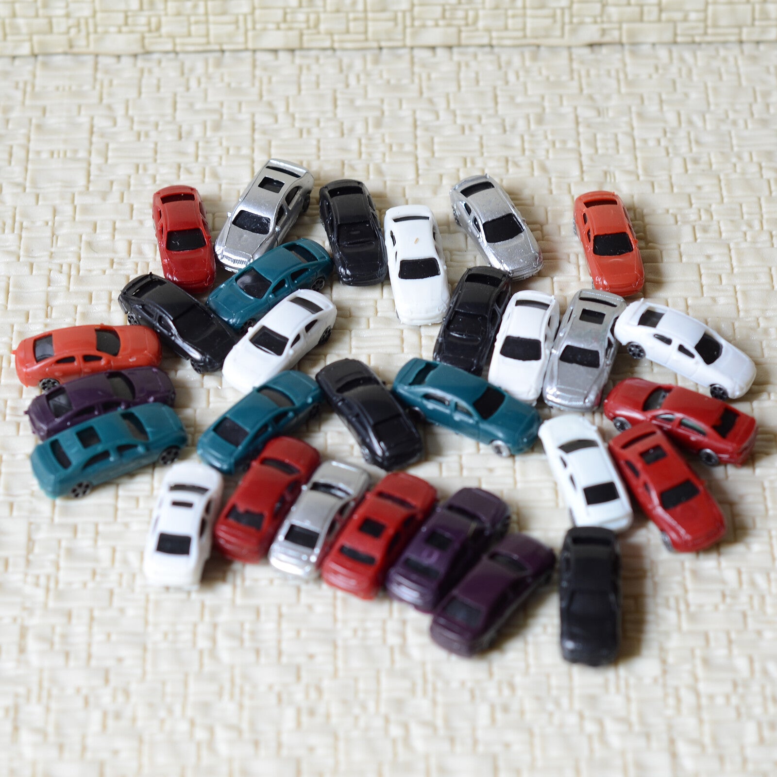 50 pcs Z Scale 1:220 painted Model Cars Z gauge