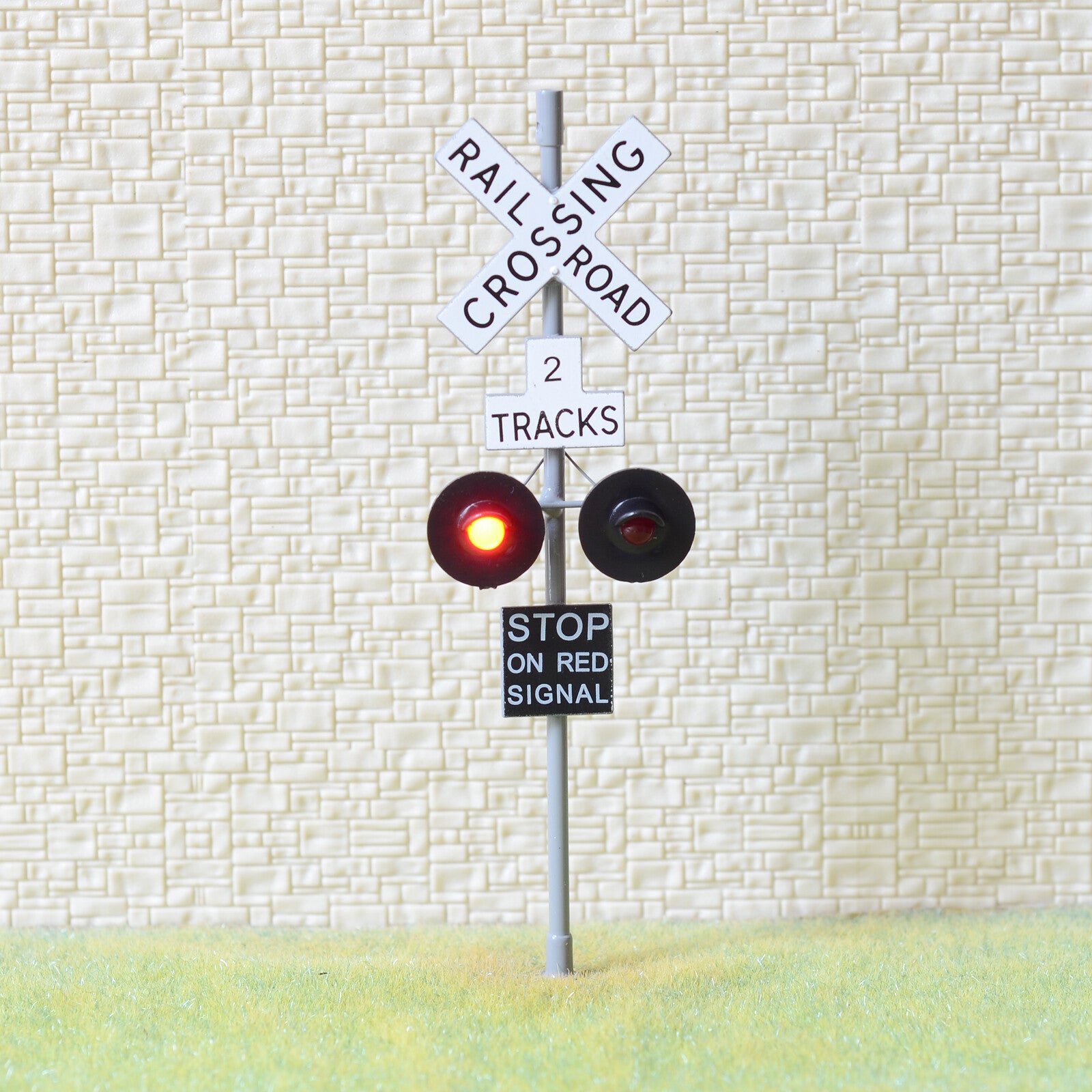 1 x O scale railroad crossing signals LED made 2 target faces 2 tracks gray