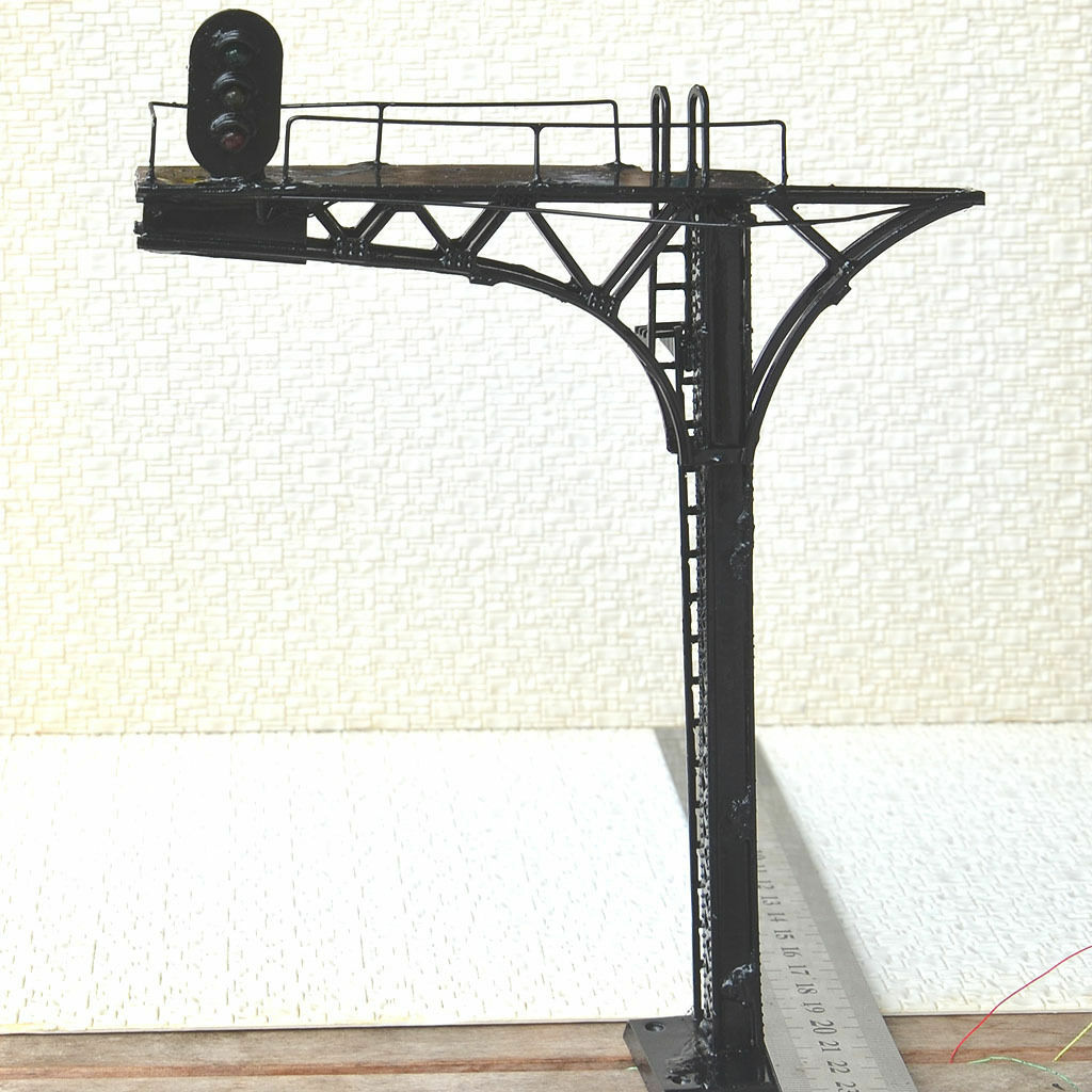 1 x O scale 1:48 cantilever block signal tower prewired LEDs 3 aspects black