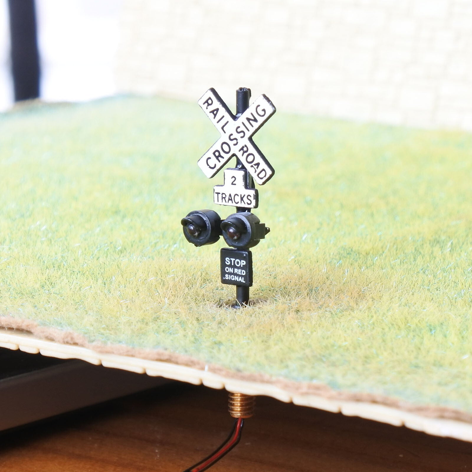 2 x N scale model grade crossing signal light LED made + 1 flasher board #csnBL3