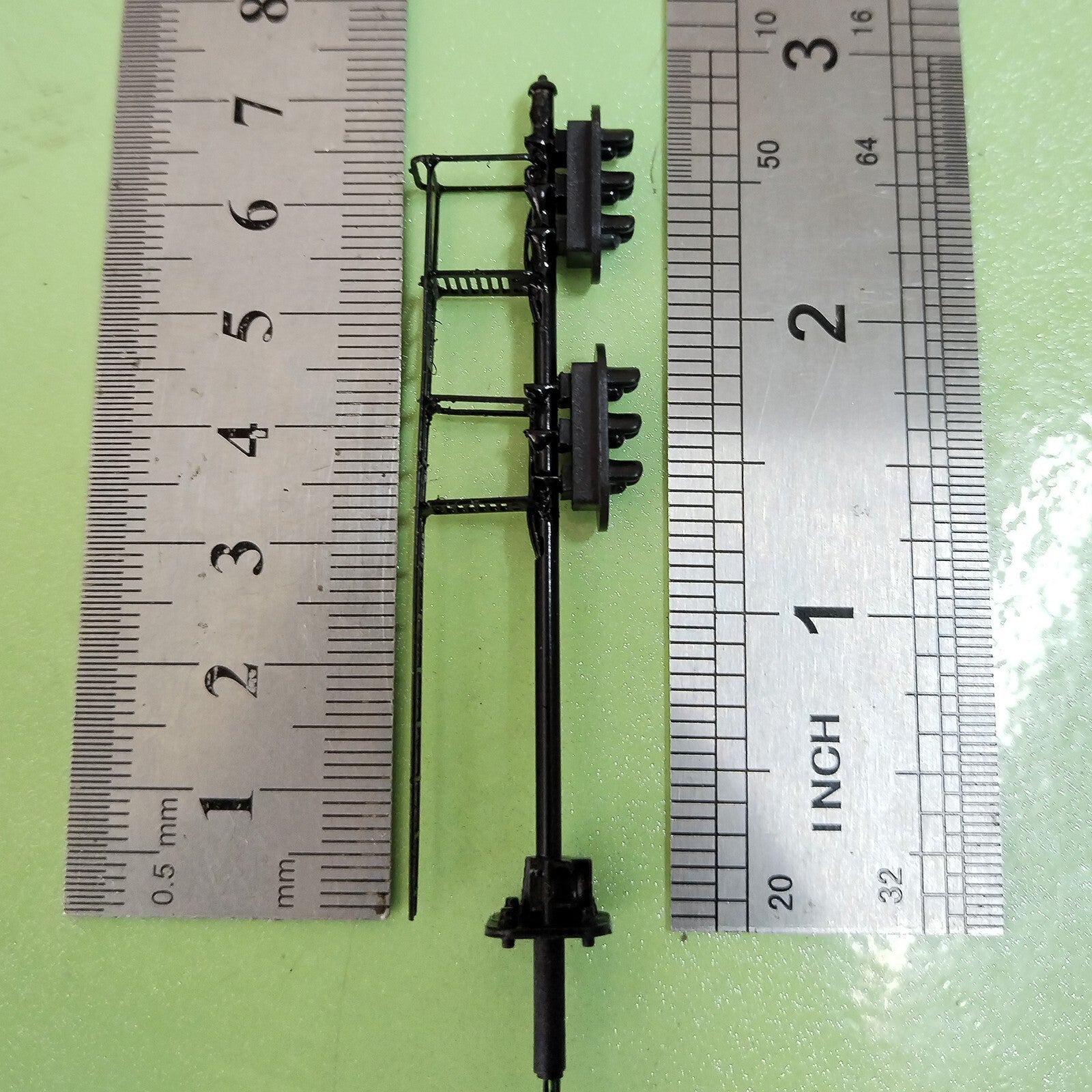 1 x HO scale model railroad 2 heads block signal LED GreenYellowRed light #K33Ky