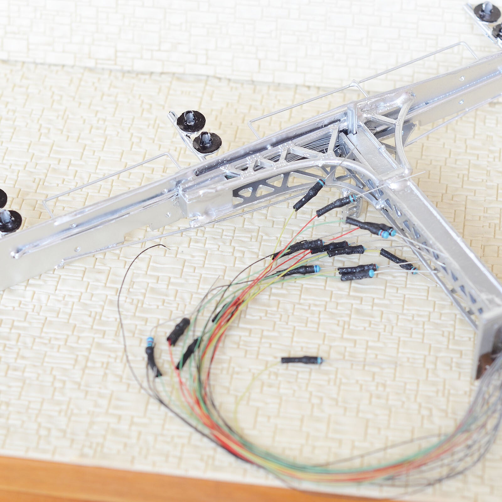 1 x HO OO block searchlight cantilever signal bridge tricolor 3 track tower #S33