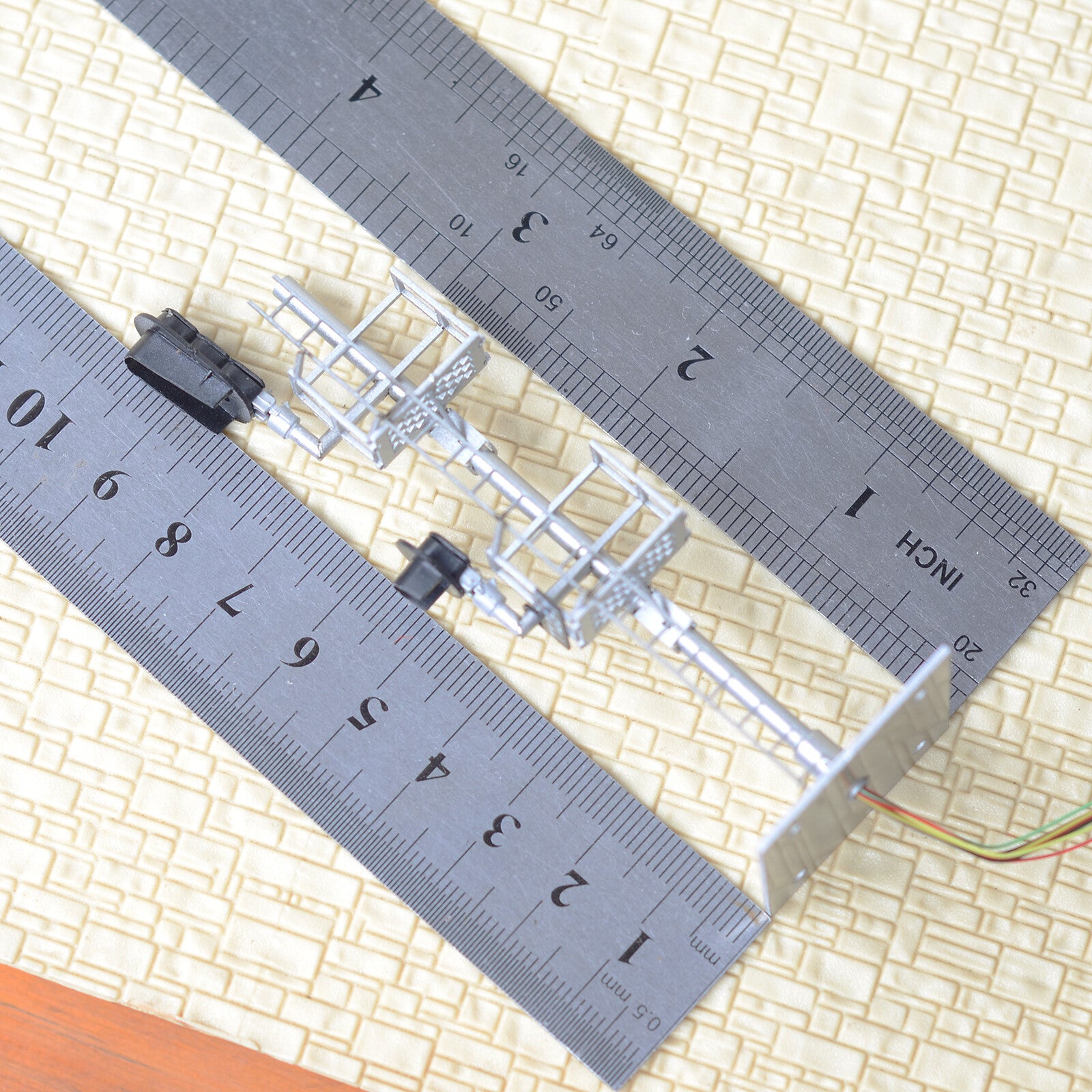 1 x HO scale model 3 colors block signal full sunshield 3+1 targets metal #F31