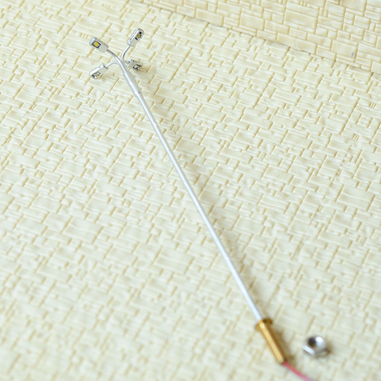 5 x HO scale model railroad plaza street lights LED lampposts flood lamps #024SL