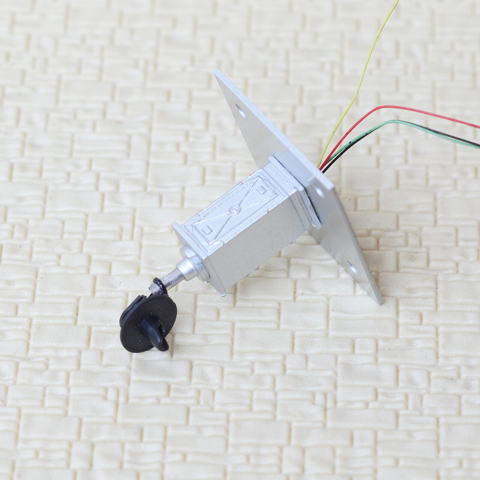 1 x HO scale model railroad 3-colors dwarf searchlight ground signal lower #M1