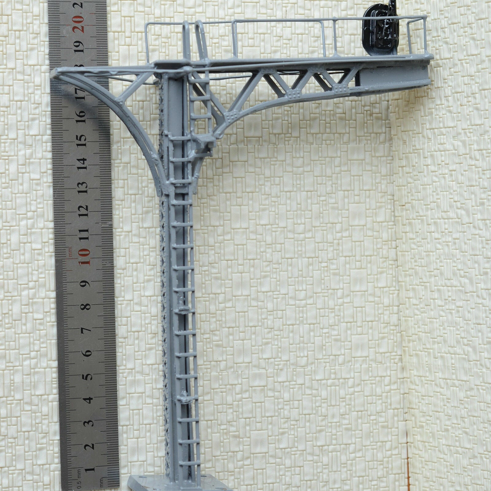 1 x O scale 1:48 cantilever block signal tower prewired LEDs 2 aspects 12V gray