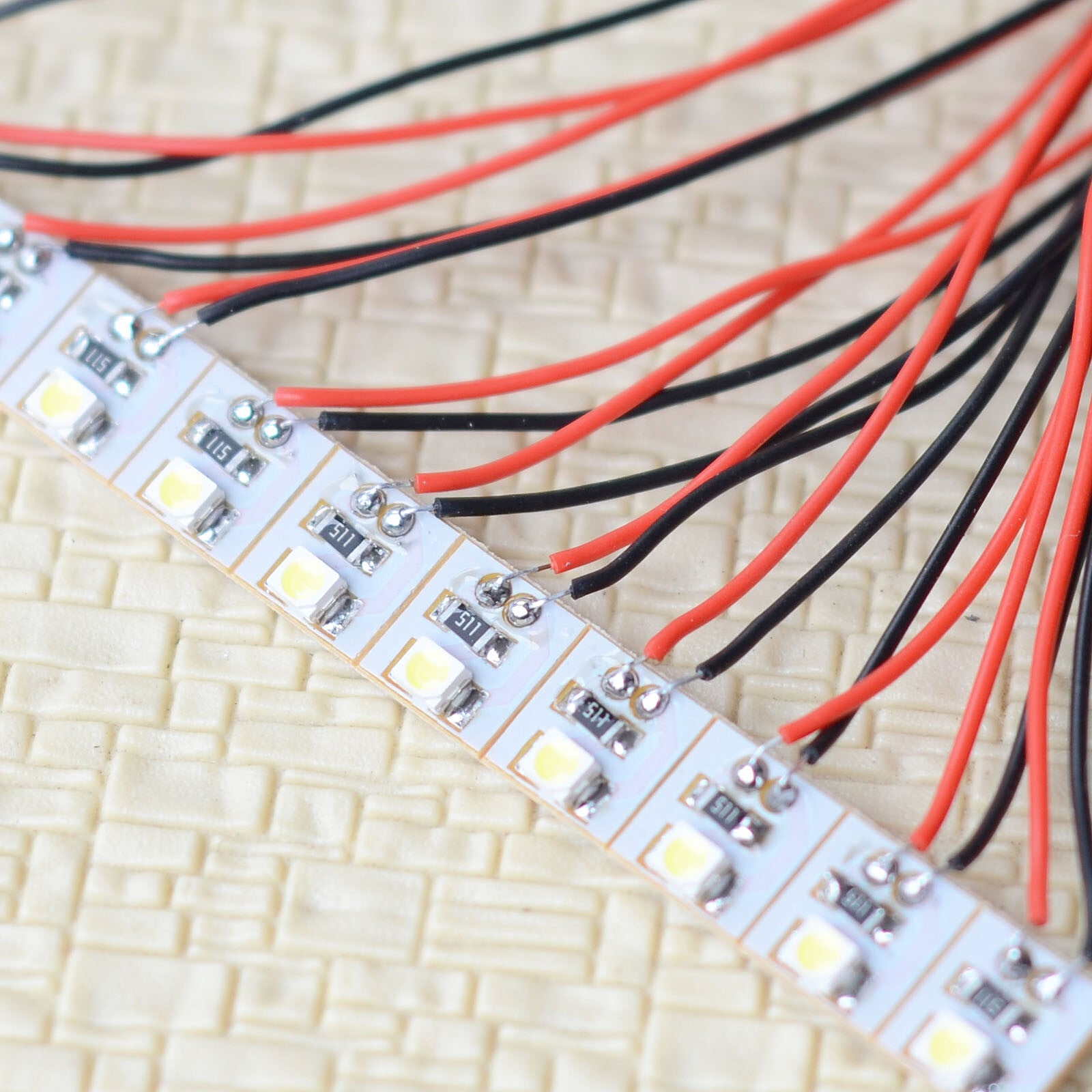 11 x pre-wired cold white 12V SMD LED building interior lighting with wires