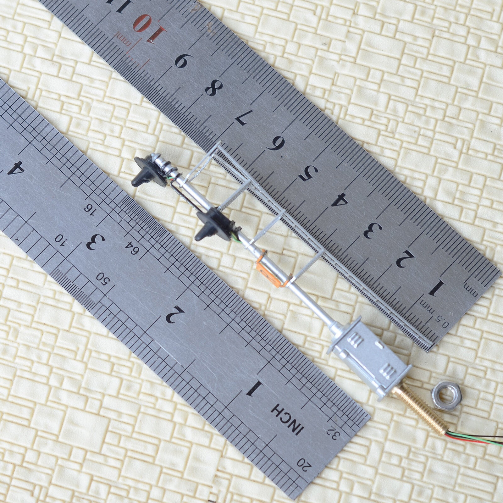 1 x HO scale 2 head searchlight lower offset Distant / Intermediate signal #OF05