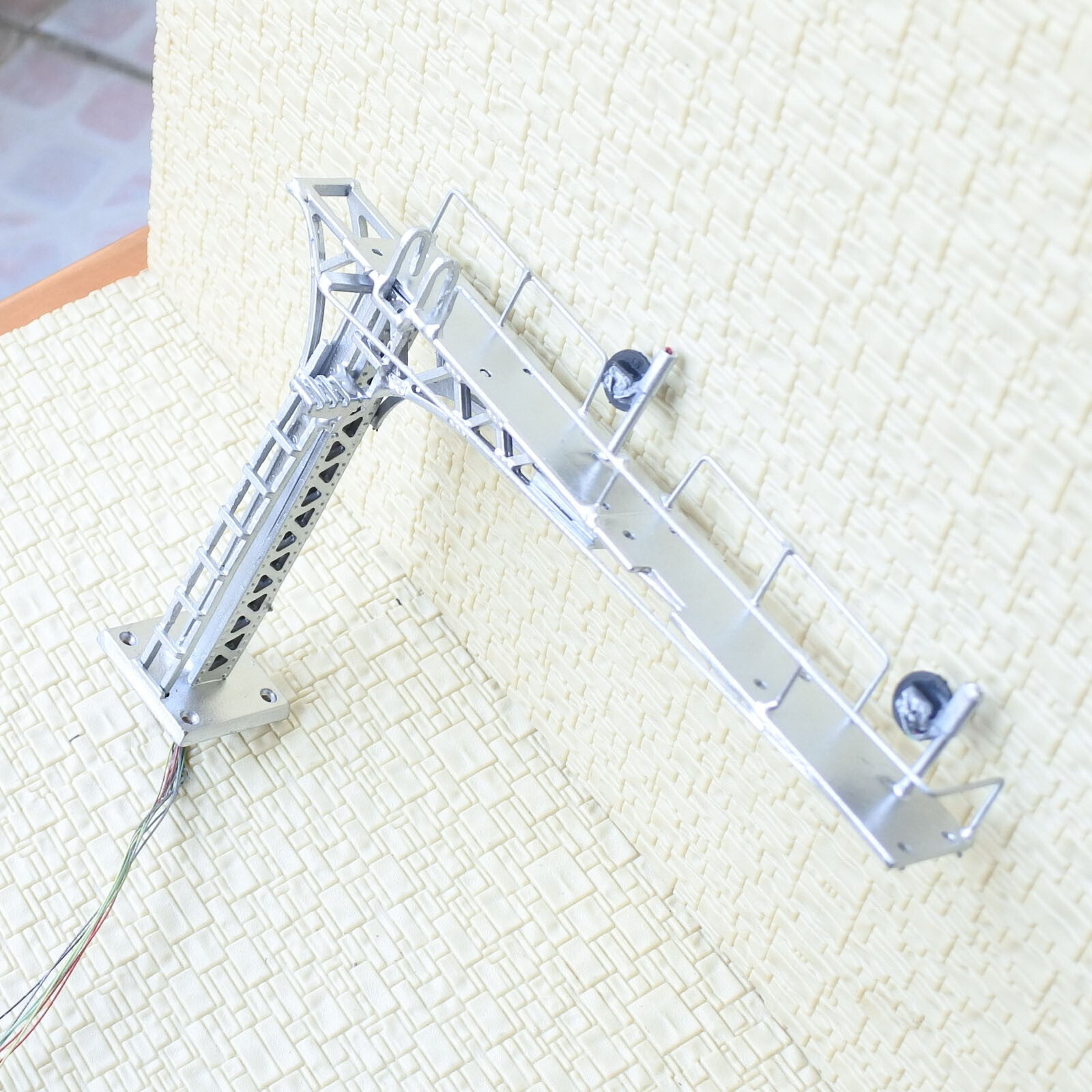 1 x HO OO block searchlight cantilever signal bridge tricolor 2 tracks metal #13