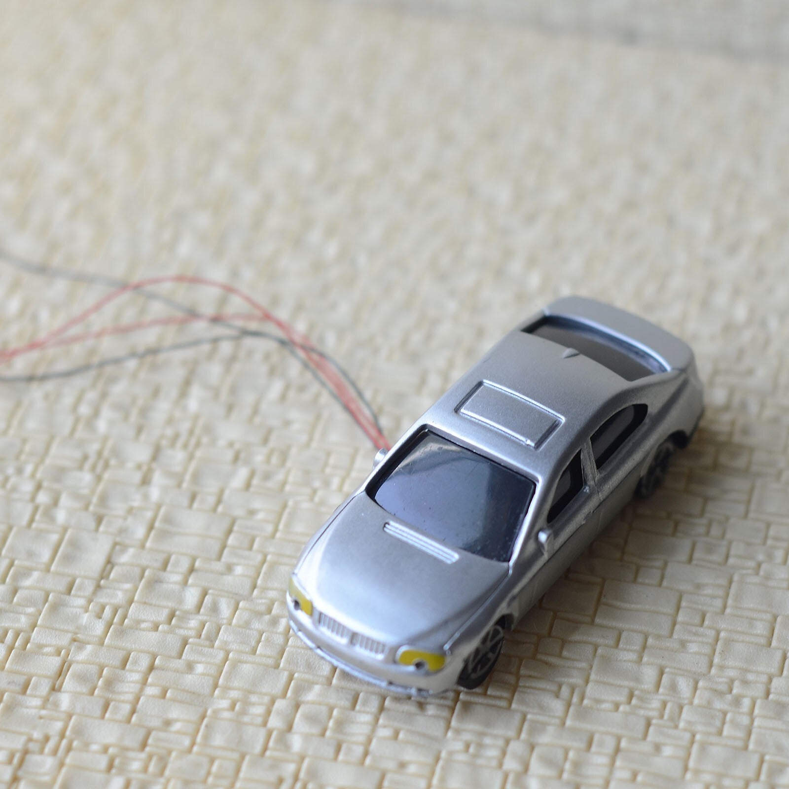 6 x OO Scale 1:76 model lighted right left turning cars day use 12V LED made #D