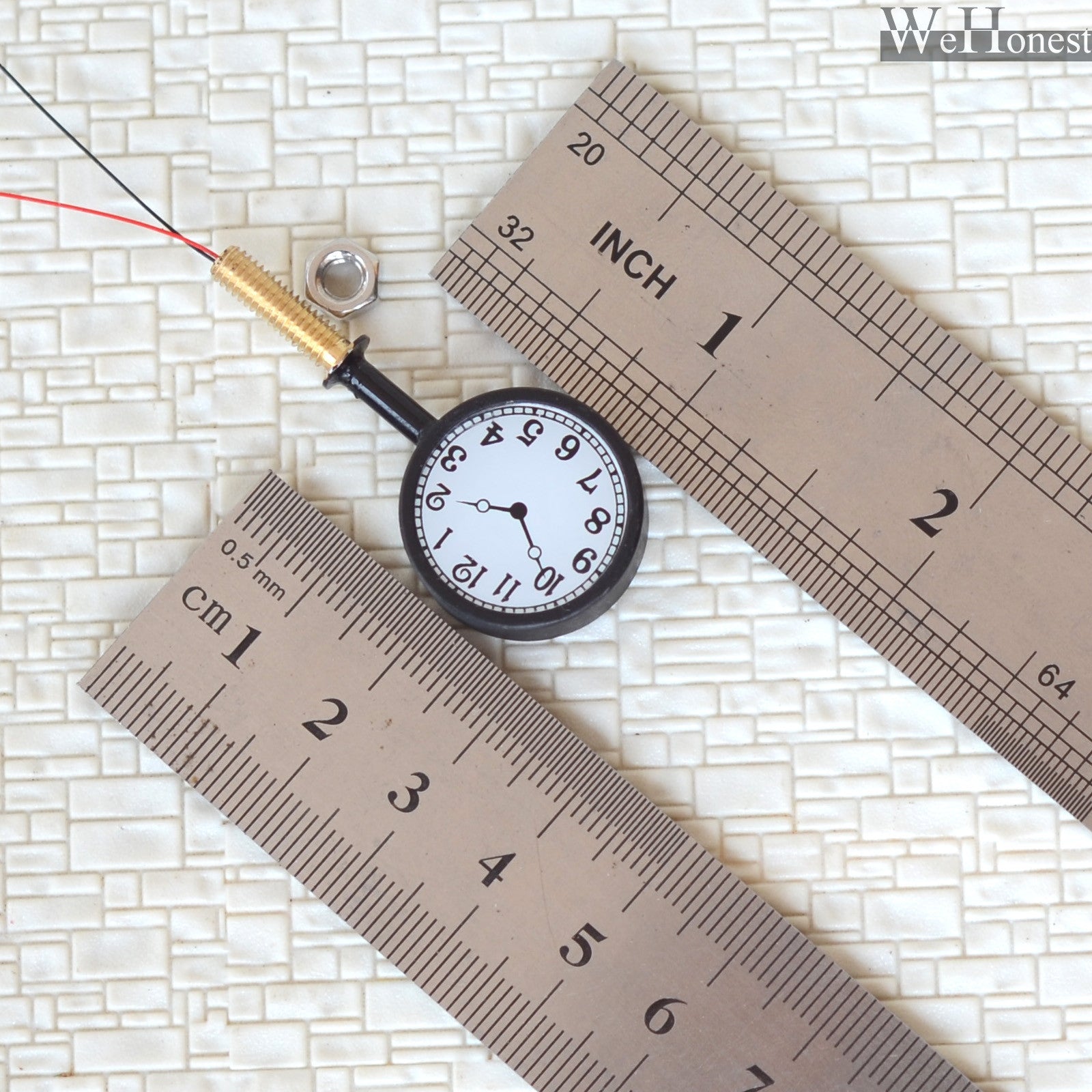 1 x O scale modern station platform wall clock LED street light illuminated