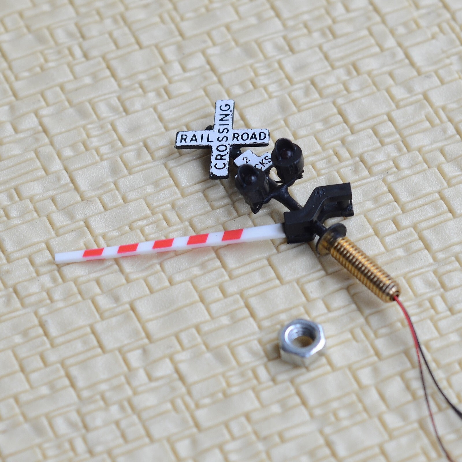 2 x N scale model grade crossing signal gate stop lever 2 track + flasher #NB22