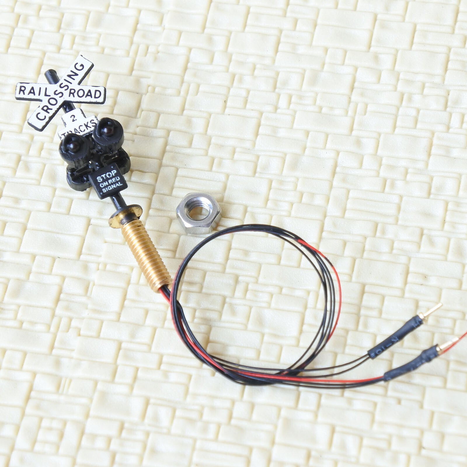 1 x N scale model railroad grade crossing signal light LED made black #csnBL8X