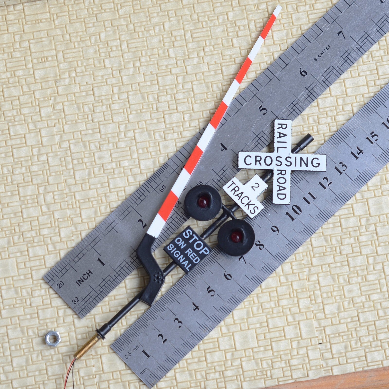 2 x O scale railroad crossing signal gate stop lever 2 tracks + flasher #48B22