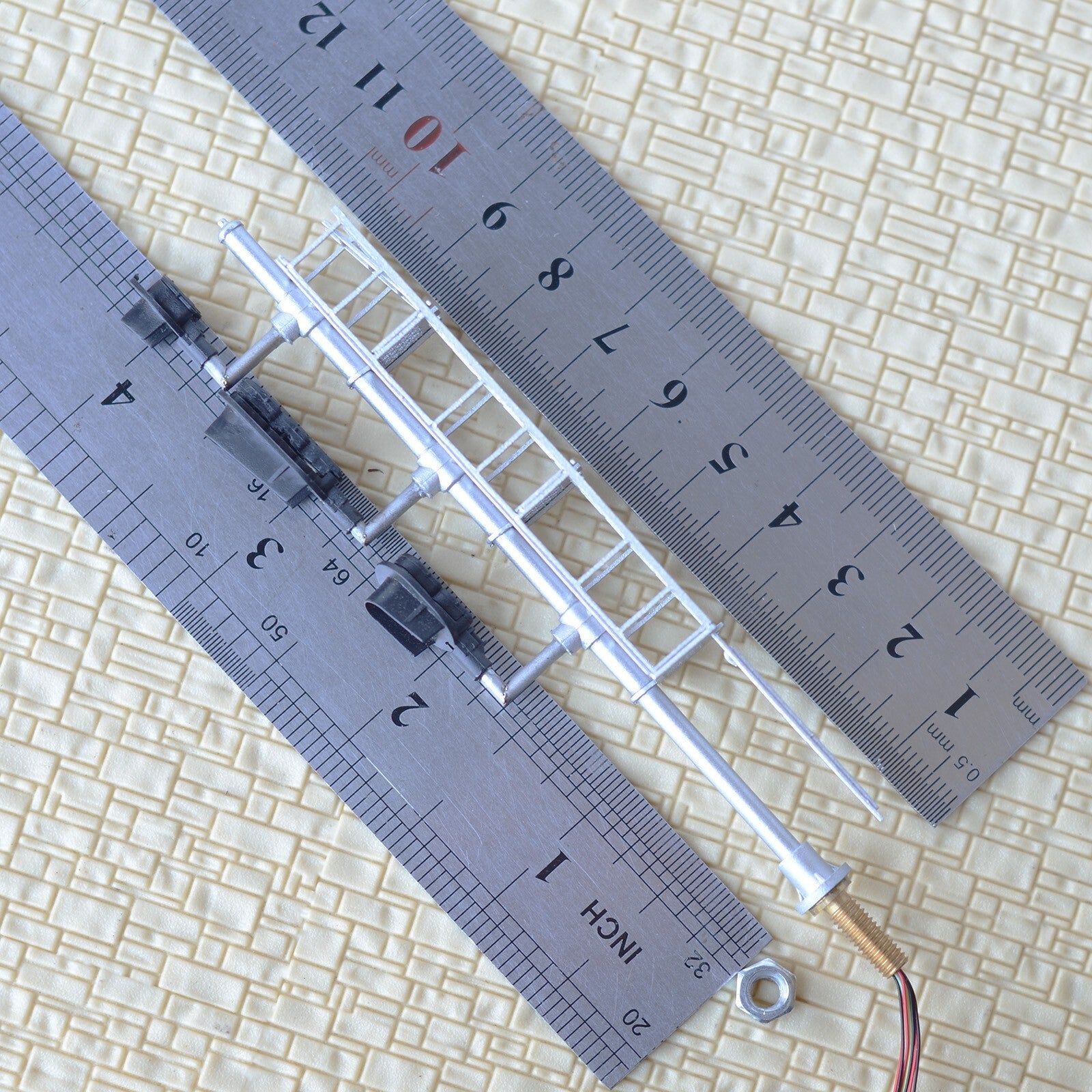 1 x HO scale model 3 colors block signal 3 heads Darth Vader style LED #Z132W