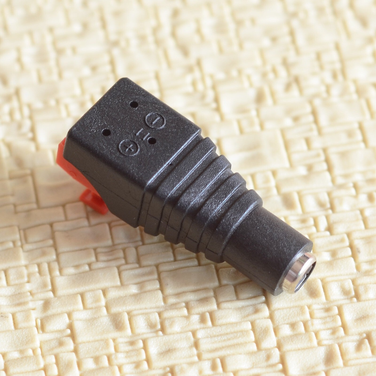 1 x DC 12V FEMALE POWER BALUN CONNECTOR 5.5mm x 2.1mm convertor ADAPTER JACK