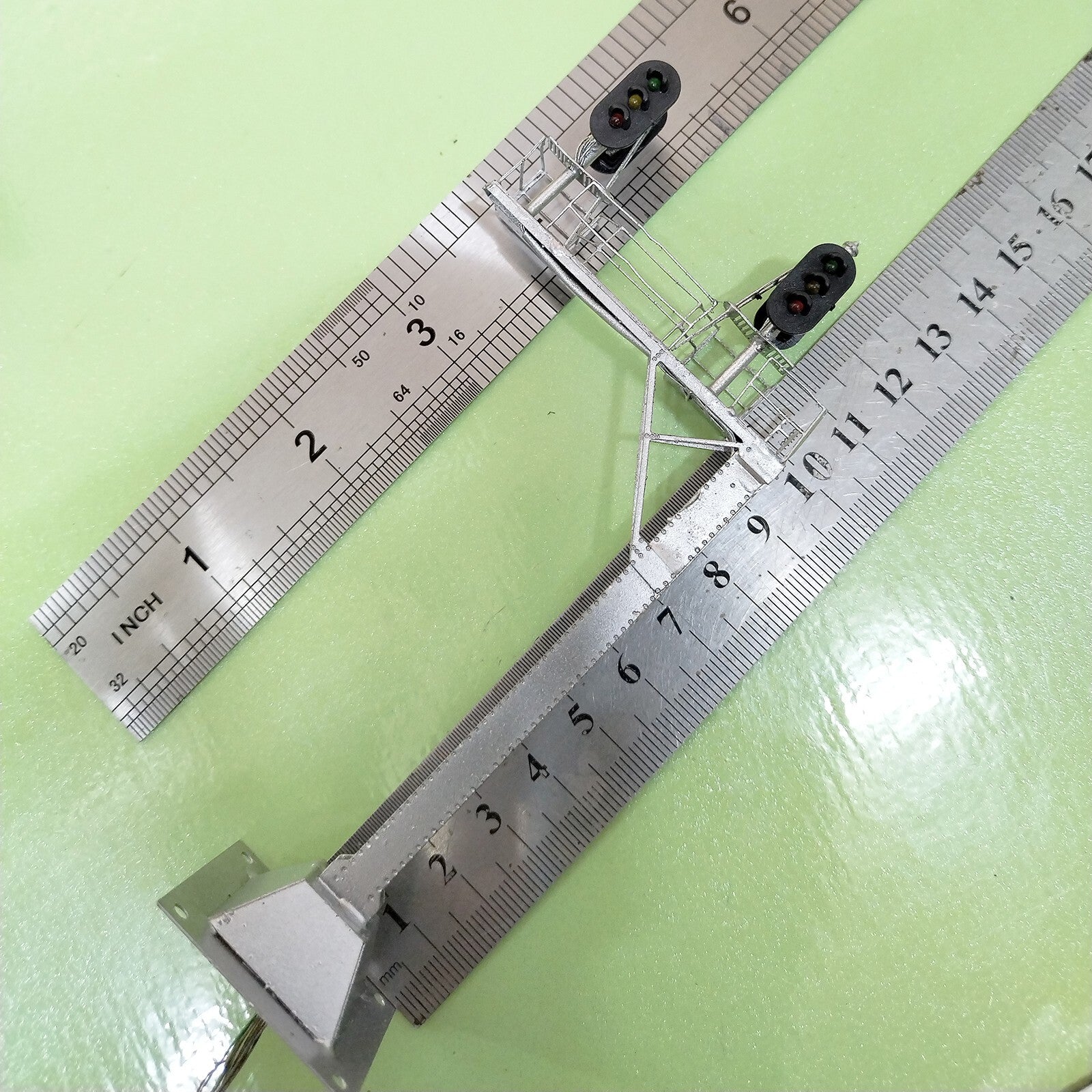 1 x HO scale cantilever block signal tower metal 4 heads 2 directions #CB22