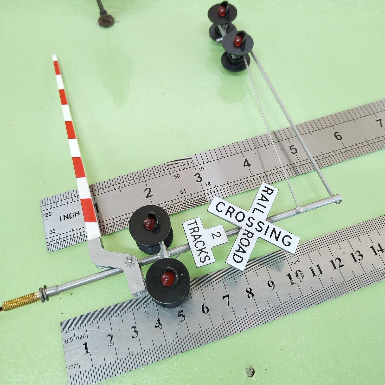 1 x O scale model railroad cantilever grade crossing signal arm gate #48C06DG