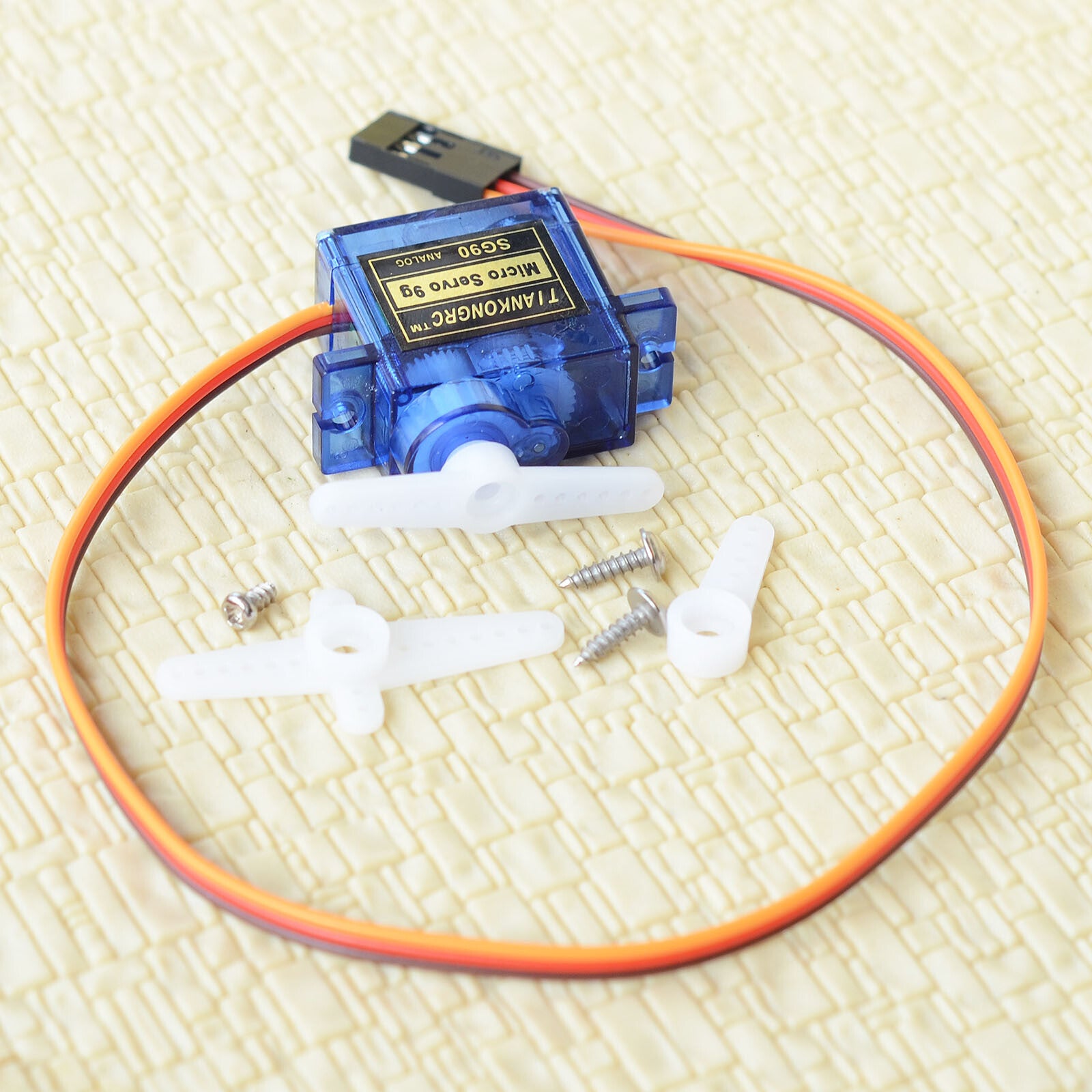 1 x SG90 mini servo with Acrylic bracket installer for crossing signal gate arms
