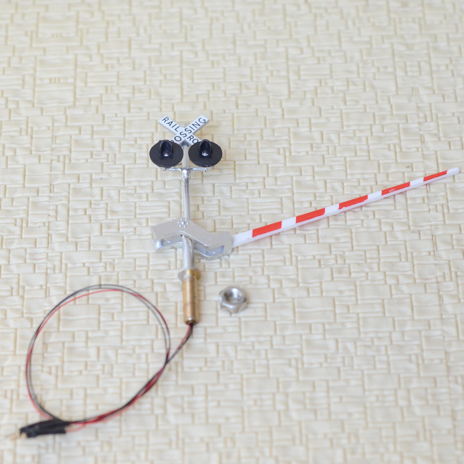 2 x HO scale railroad grade crossing signal arm gate stop lever 2 tracks #S20R