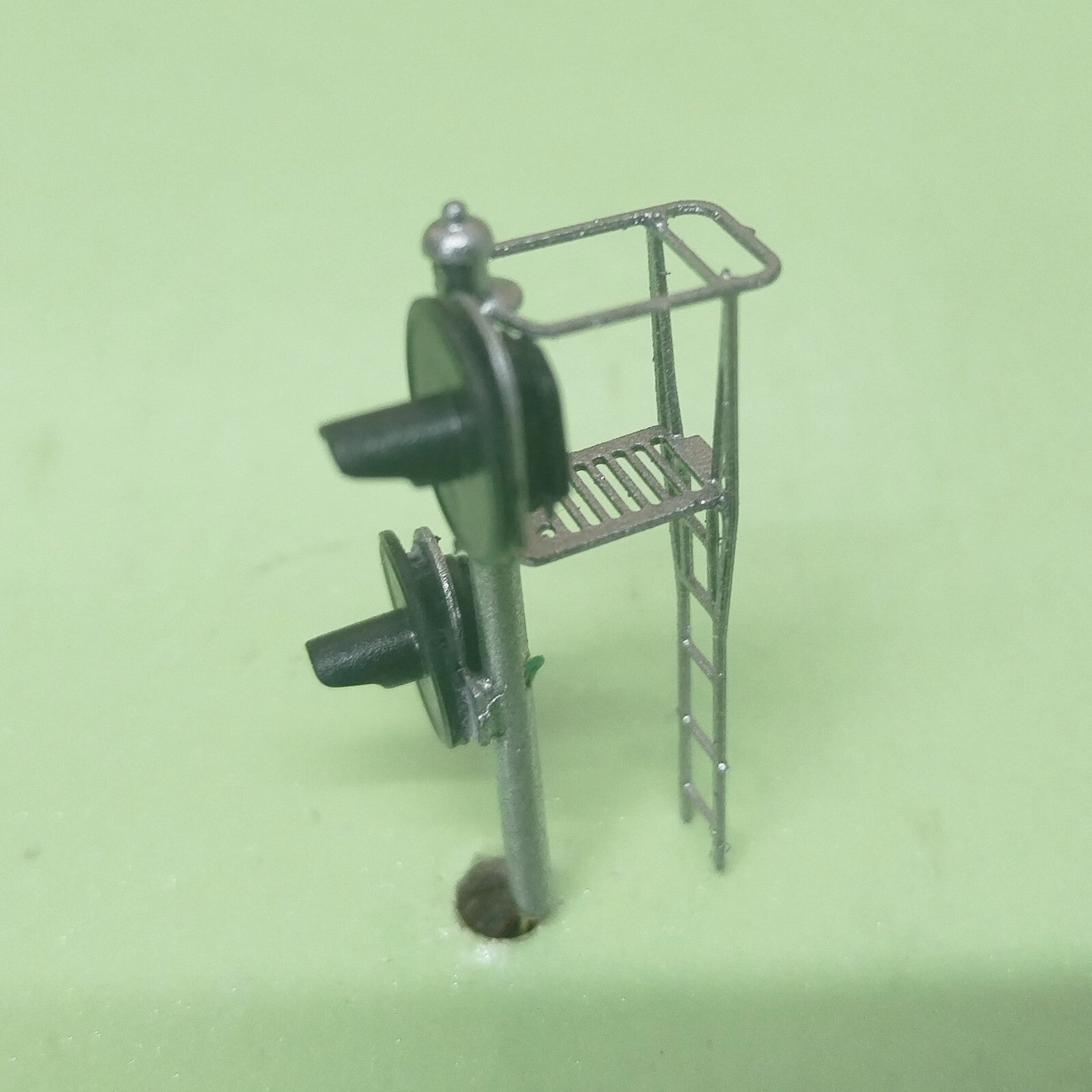 1 x searchlight signal target for cantilever signal bridge making wire #FB22of