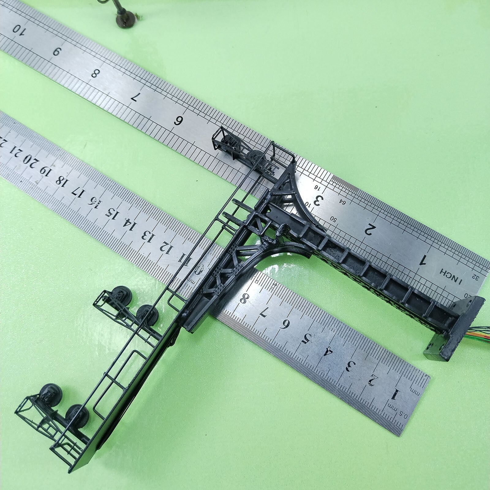 1 x HO scale block searchlight cantilever signal bridge 3-colors metal #S222WL