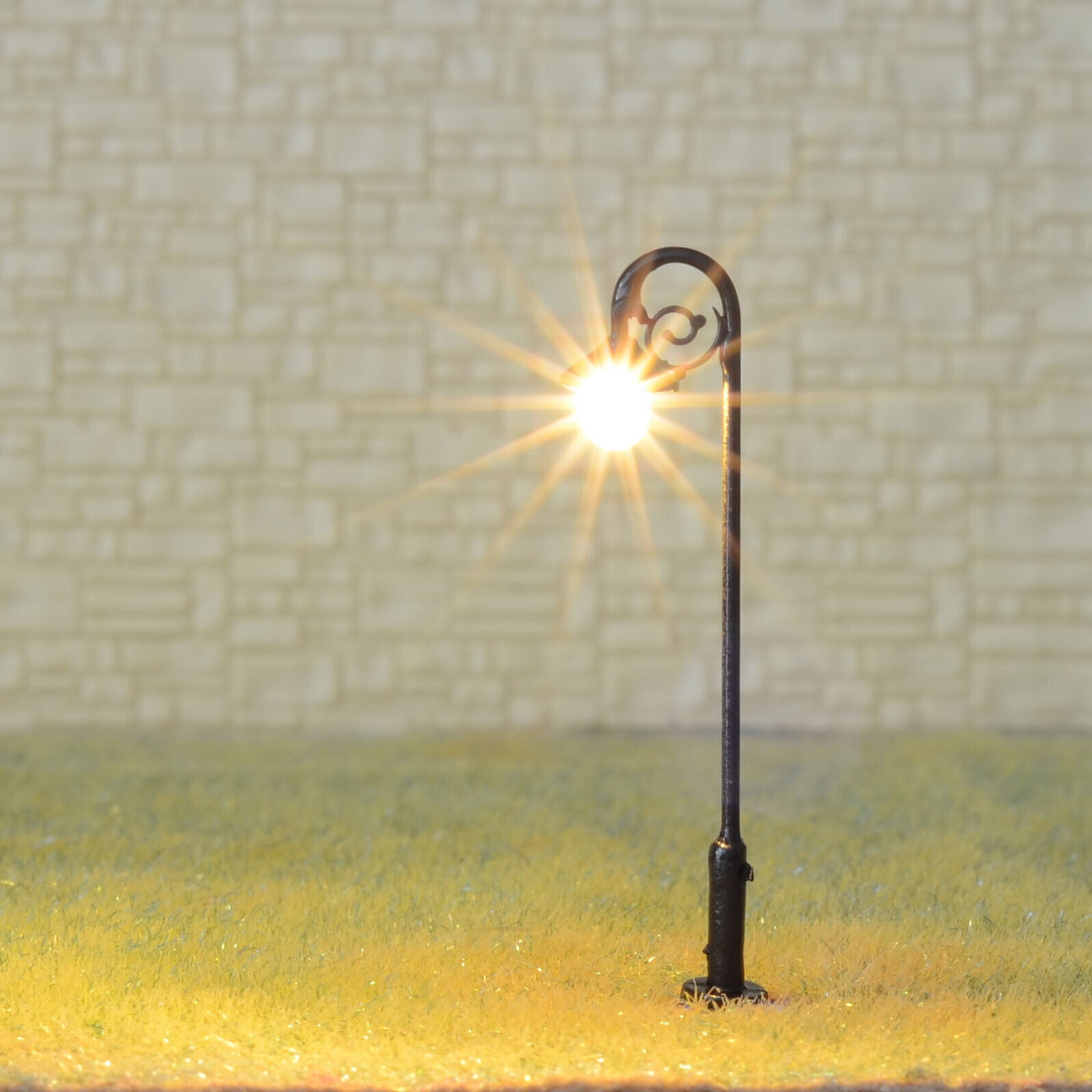 5 x HO/OO model railroad antique street light warm white LED lamp post #F0911BL