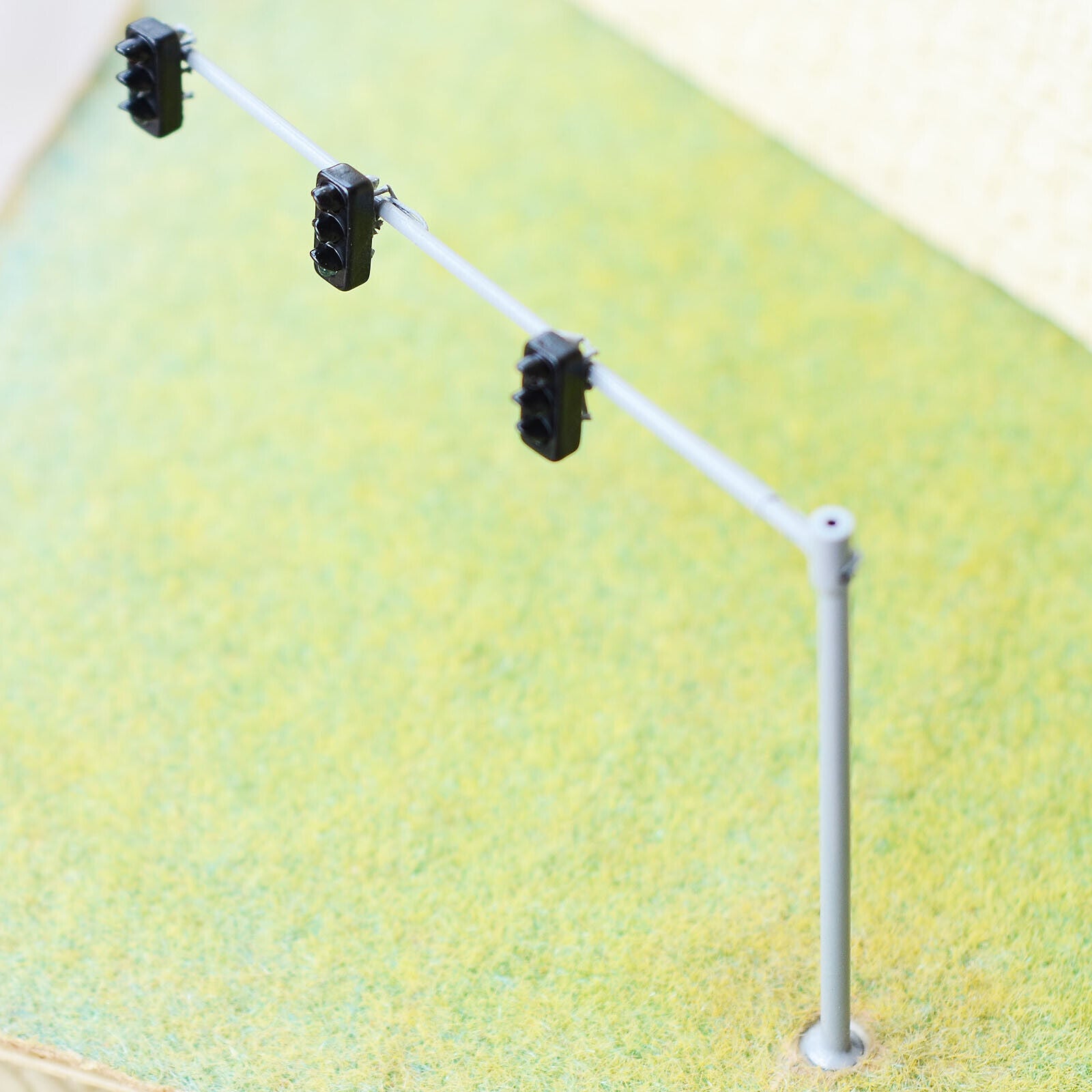 2 x HO / OO traffic light signal LED model train 3 lanes pedestrian sign #V3G3