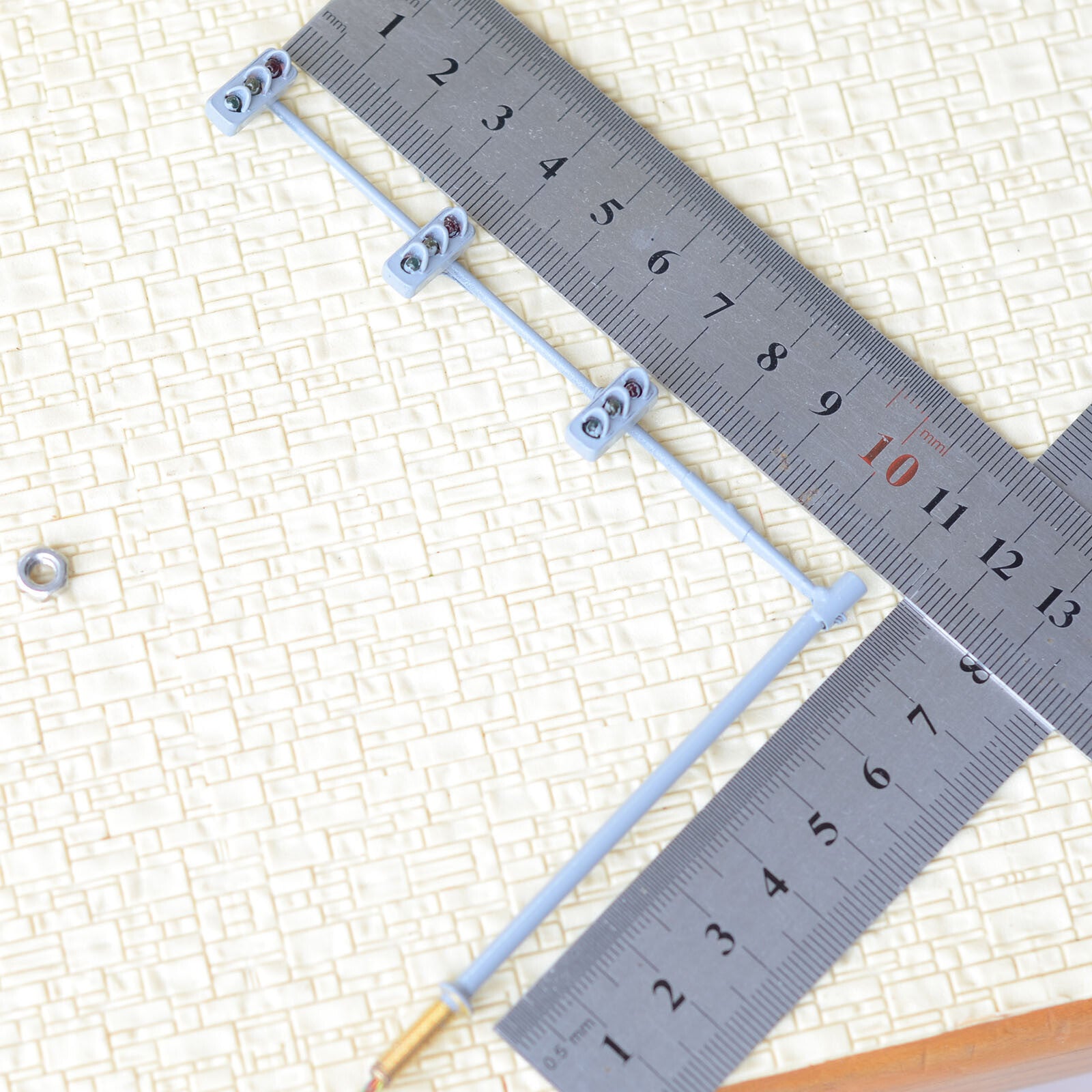 2 x HO / OO traffic light signal LED model train 3 lanes pedestrian sign #V3G3