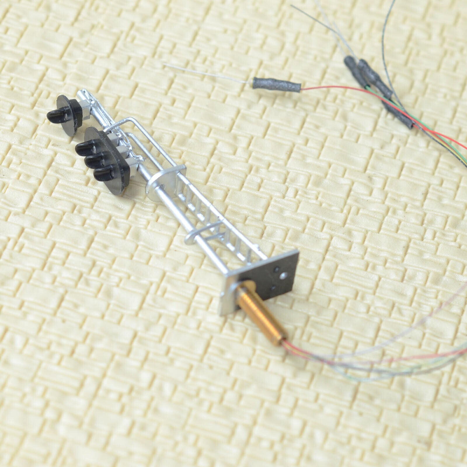 1 x HO / OO block signals LED model train shunting 2 heads hump signals R+G/Y/R