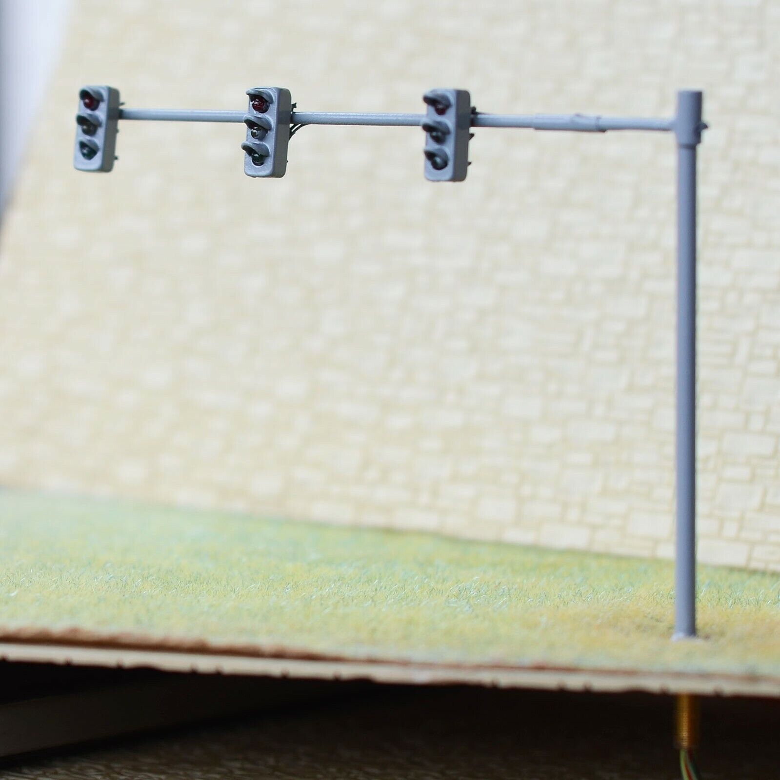 2 x HO / OO traffic light signal LED model train 3 lanes pedestrian sign #V3G3