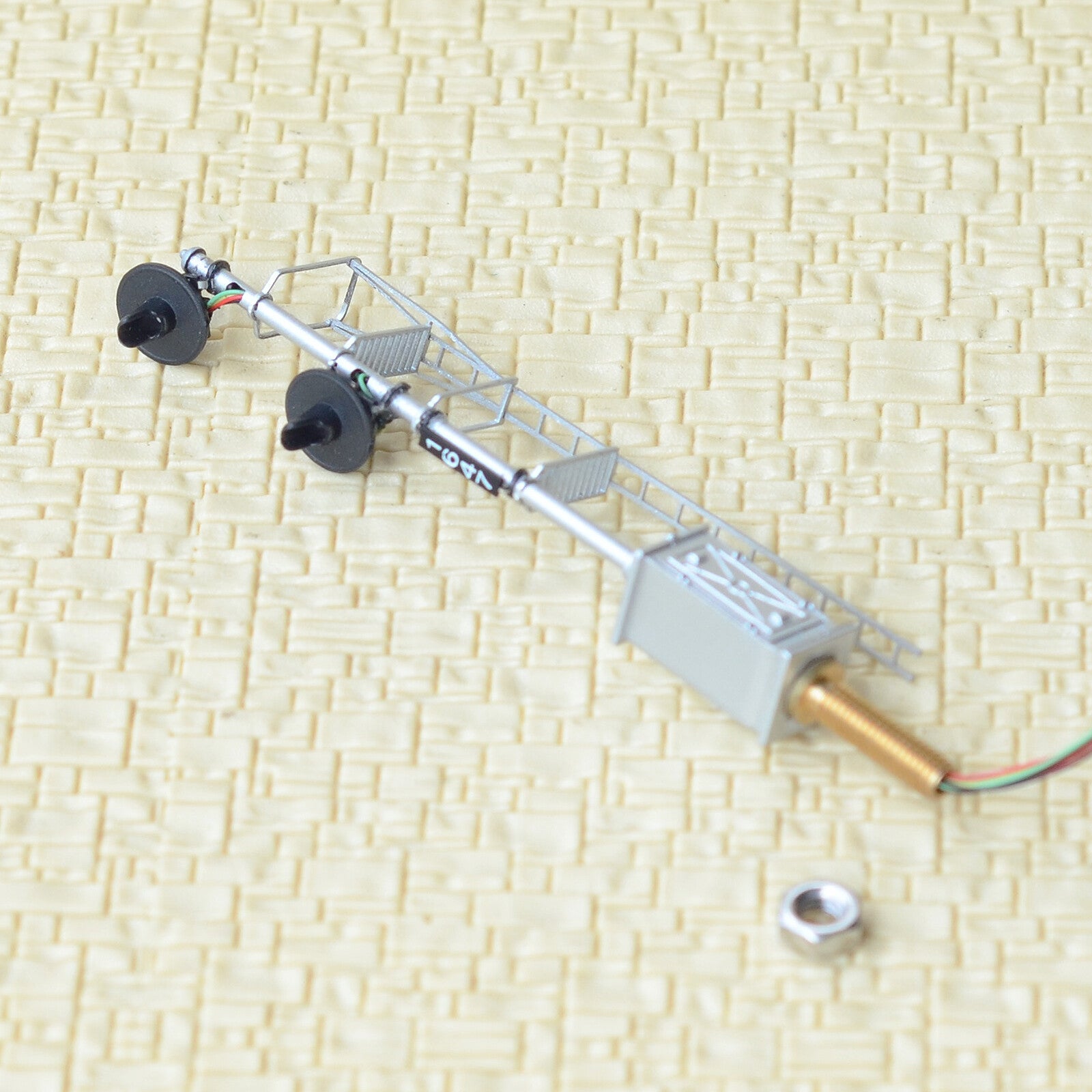 1 x HO scale model railroad 3-colors searchlight signal fine metal 2 heads #11TB