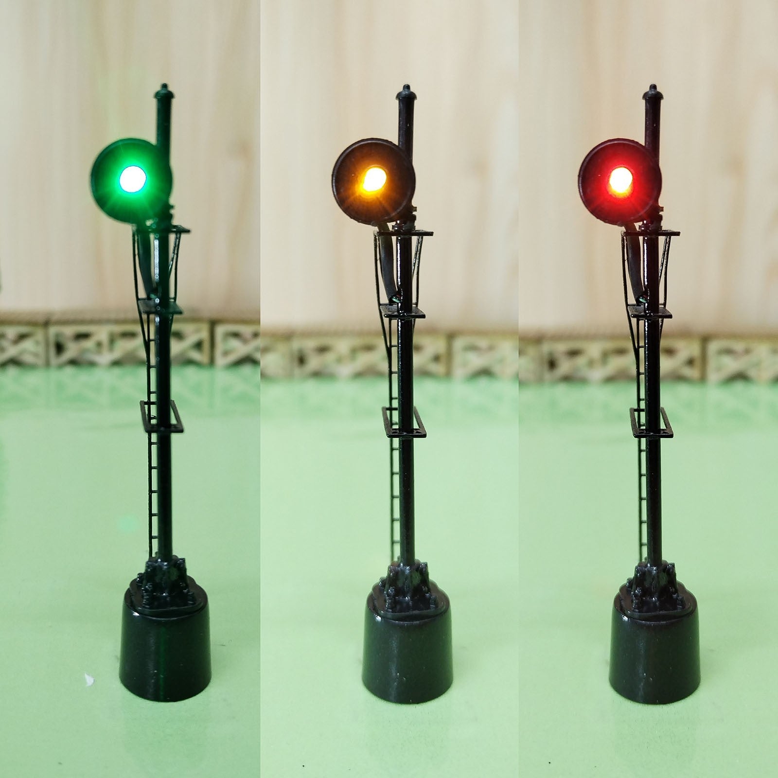 1 x HO scale model railroad tri-colors searchlight signal steel cabinet #02BL