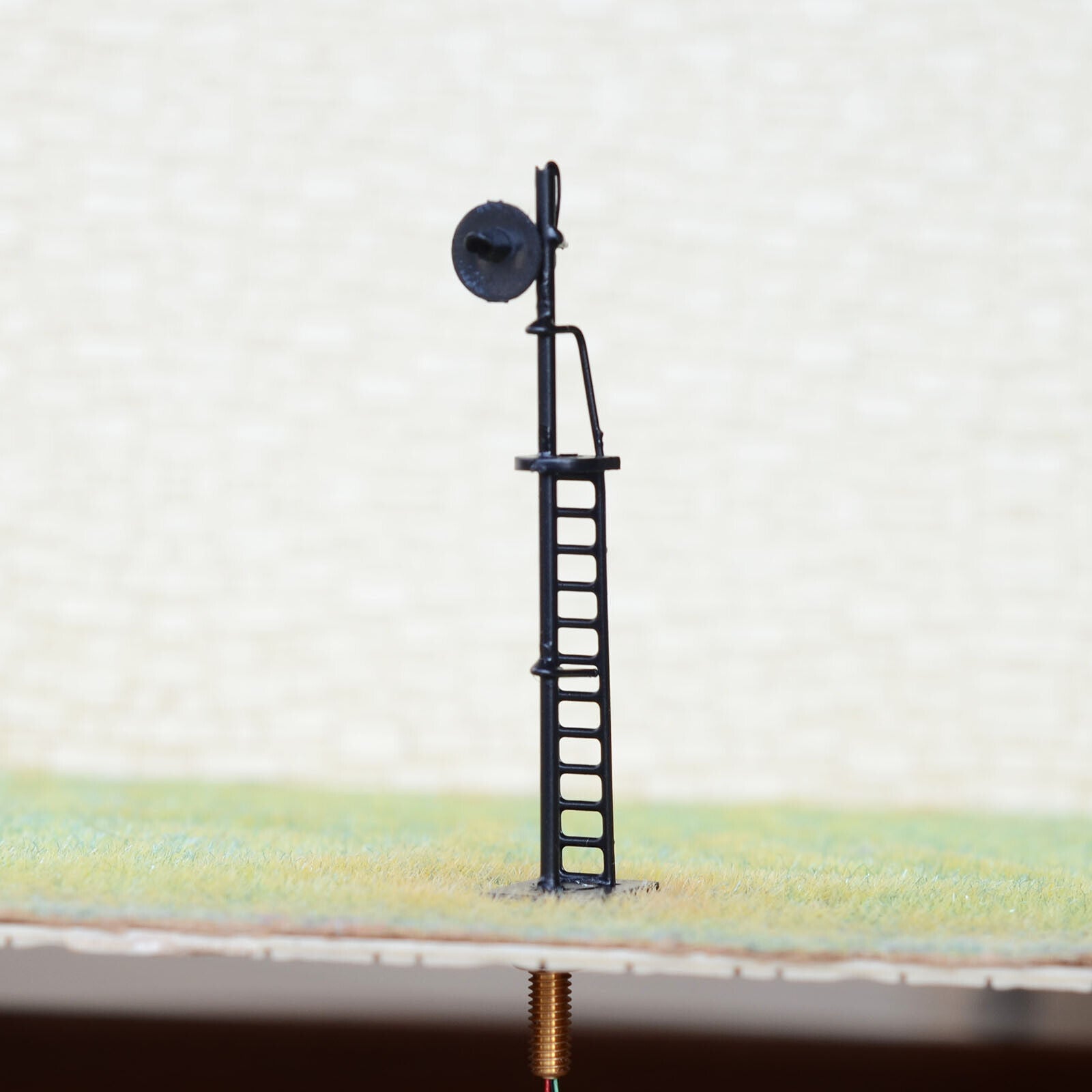 1 x HO scale searchlight block signal model train bi-colors 2mm LEDs R/G #B21