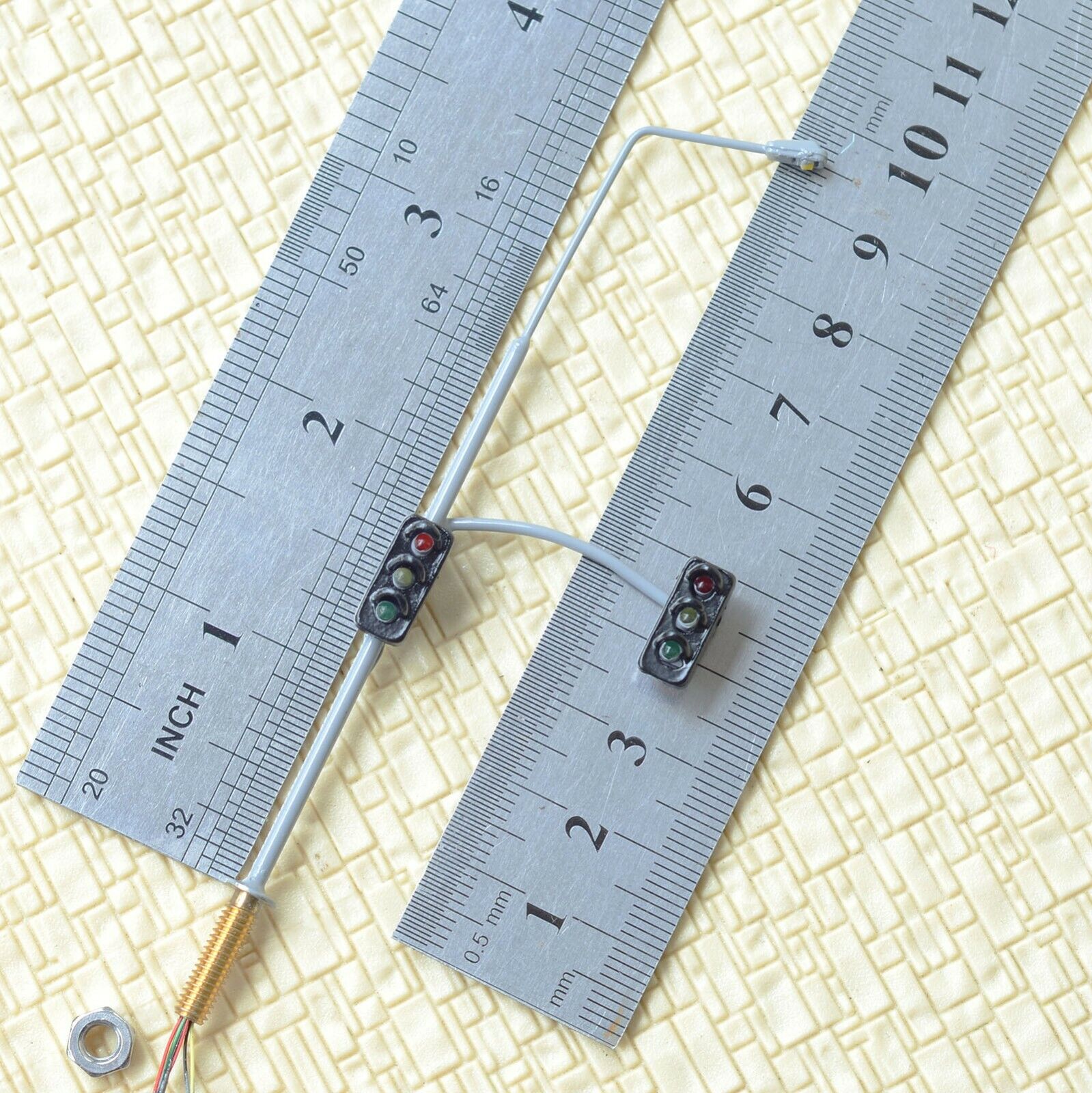 2 x HO / OO scale model railroad traffic signal combined street light #col2TB