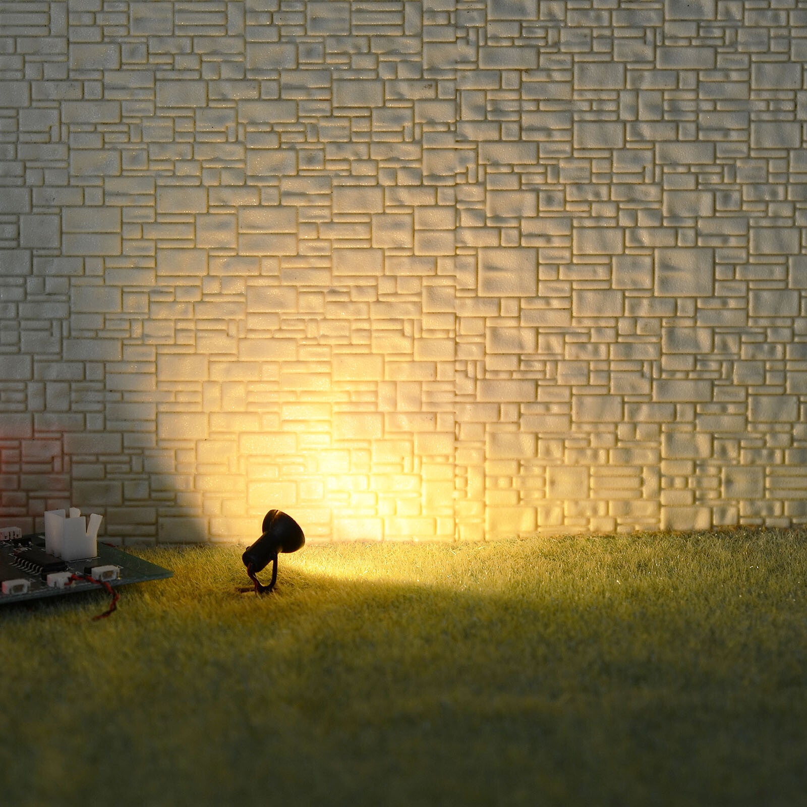 6 x PNP HO scale LED spotlight model limelight projector street lamp post #2A