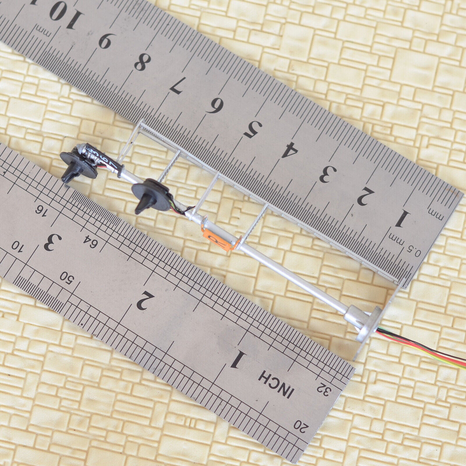 1 x HO scale model railroad 3-colors searchlight signal metal offset 2 head #367