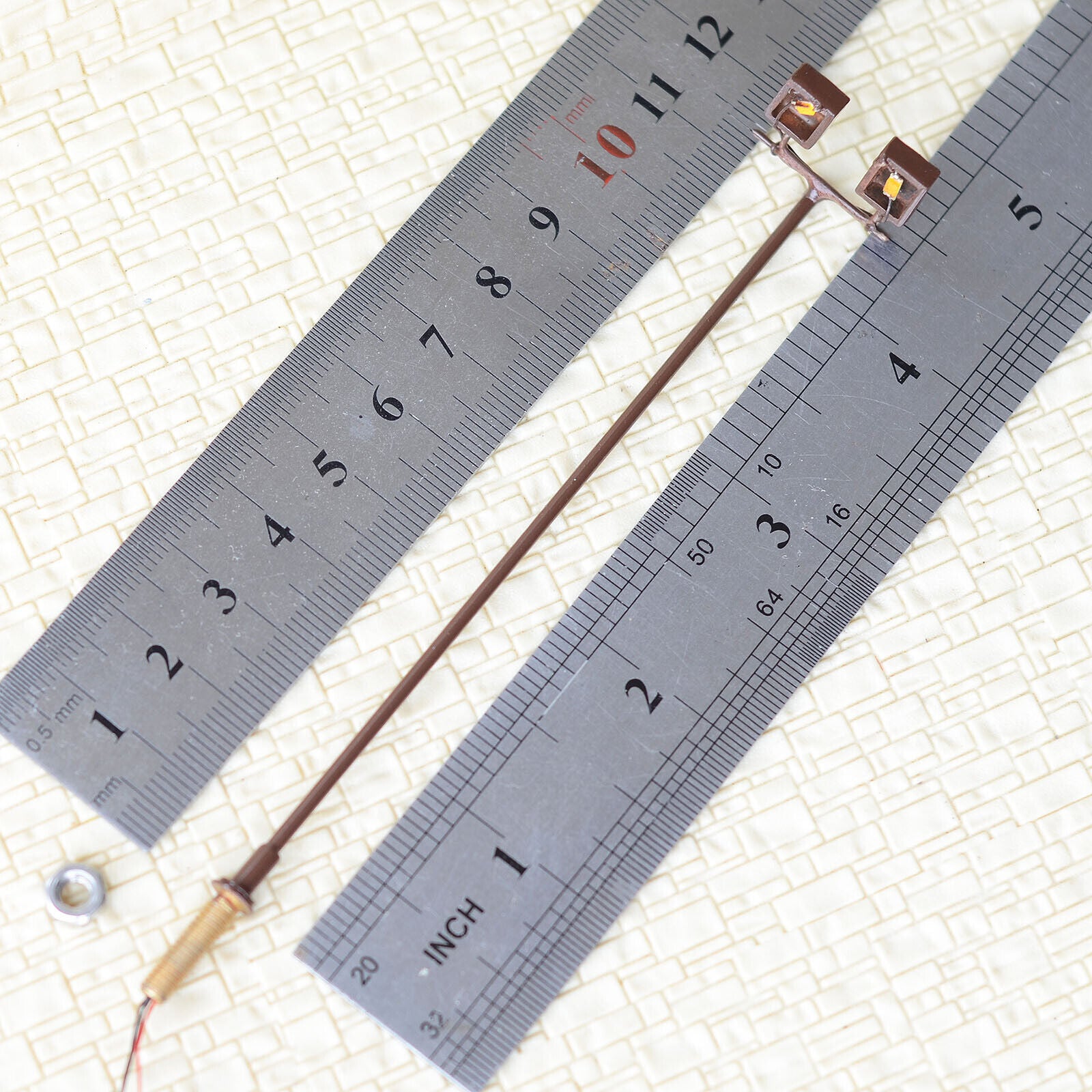 4 x HO/OO model railroad floodlight warm white LED made plaza lamp post #012BR