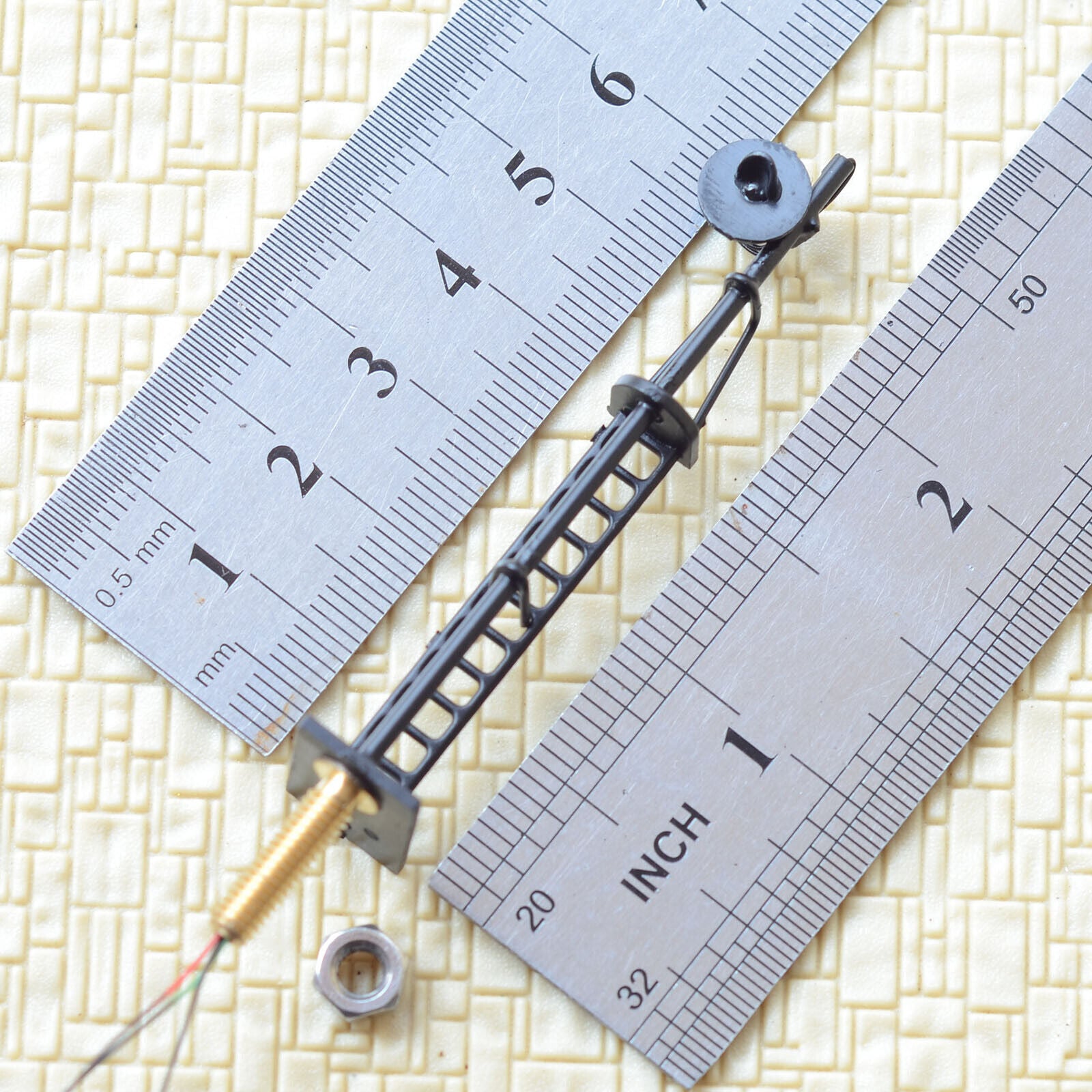 1 x HO scale searchlight block signal model train bi-colors 2mm LEDs R/G #B21