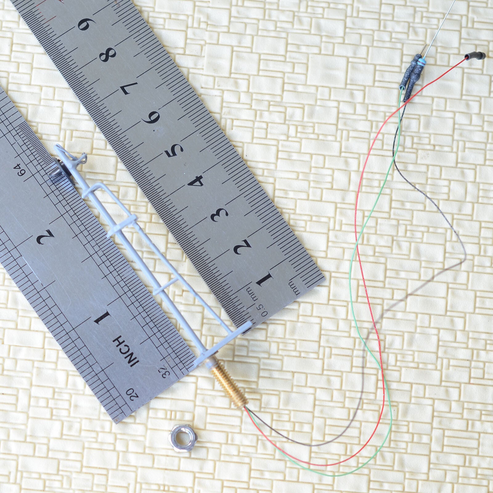 1 x HO scale searchlight block signal model train bi-colors 2mm LEDs R/G #G21