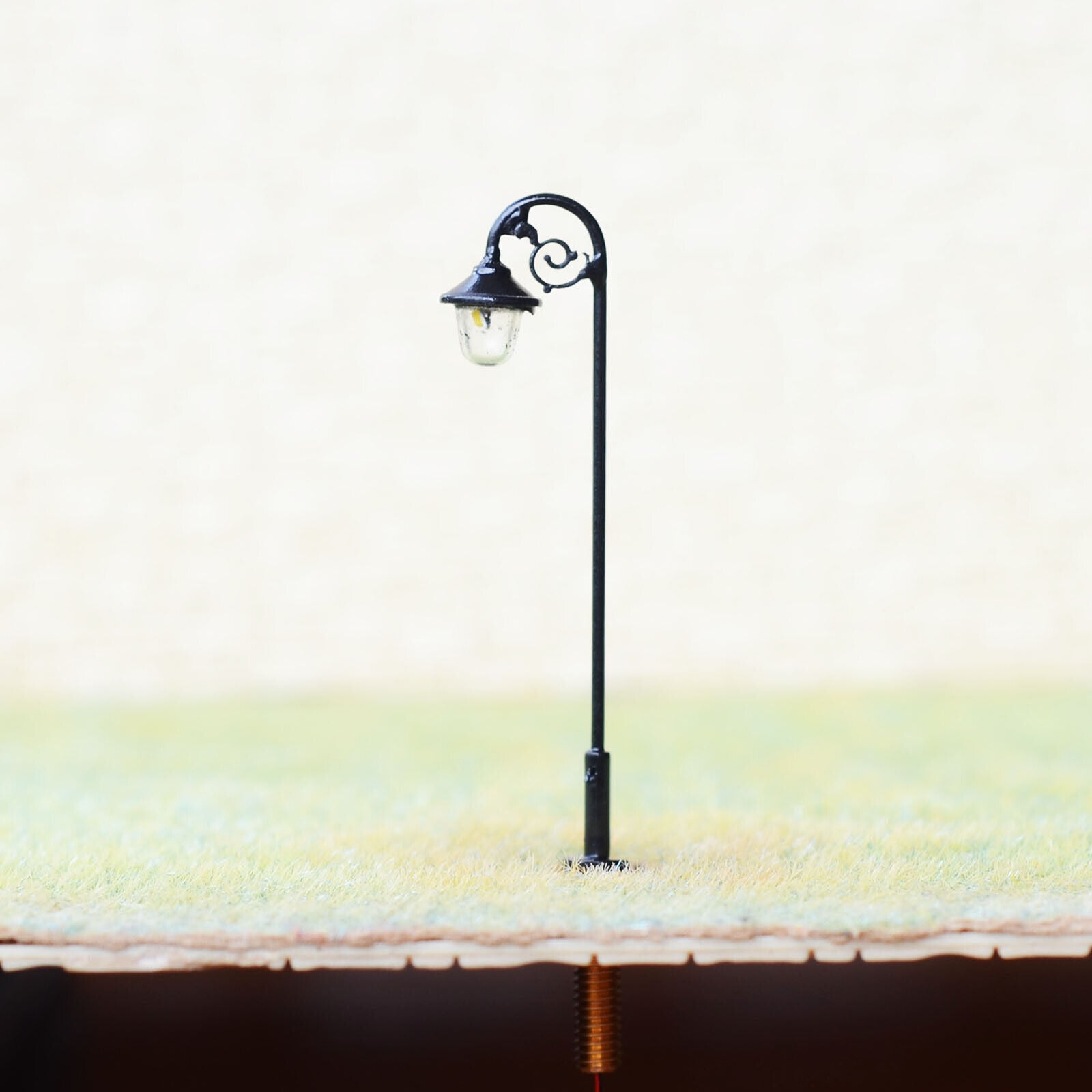 5 x HO/OO model railroad antique street light warm white LED lamp post #F0912BL