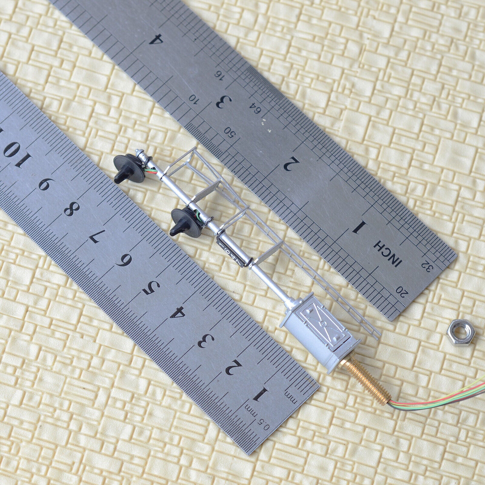 1 x HO scale model railroad 3-colors searchlight signal fine metal 2 heads #11TB