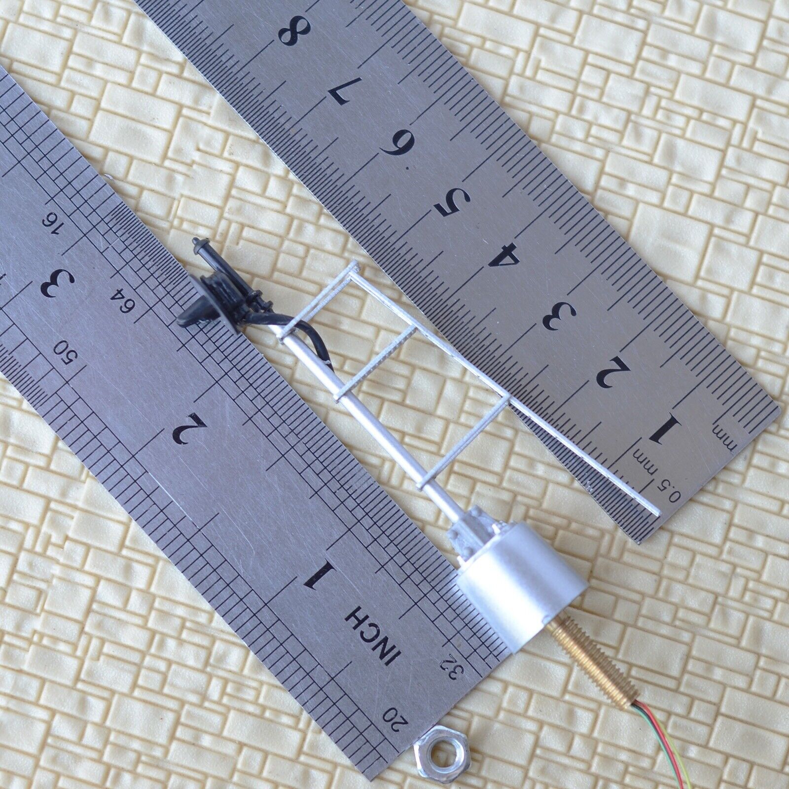 1 x HO scale model railroad tri-colors searchlight signal metal round pier #02RH