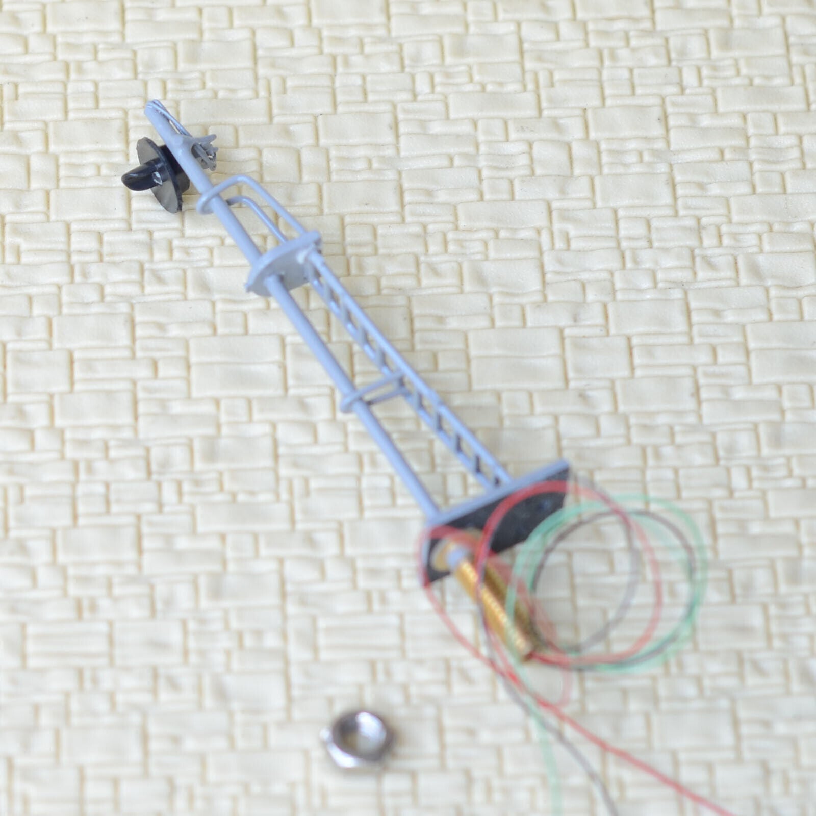 1 x HO scale searchlight block signal model train bi-colors 2mm LEDs R/G #G21