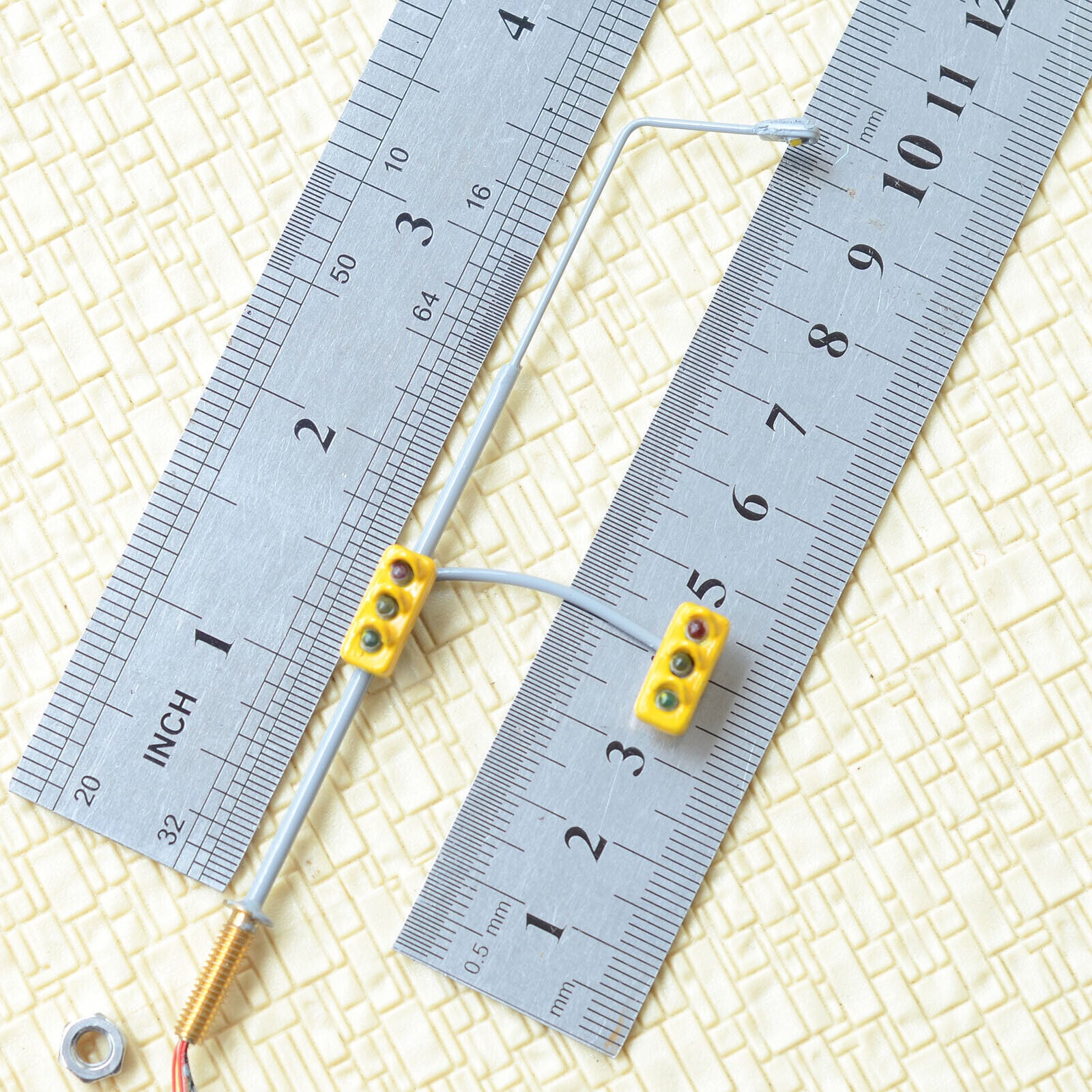 2 x HO / OO scale model railroad traffic signal combined street light #col2TO