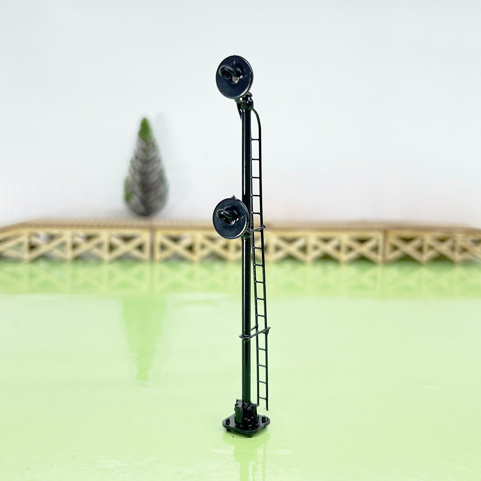 1 x HO scale model railroad tri-color searchlight signal LED metal #DL02skBL