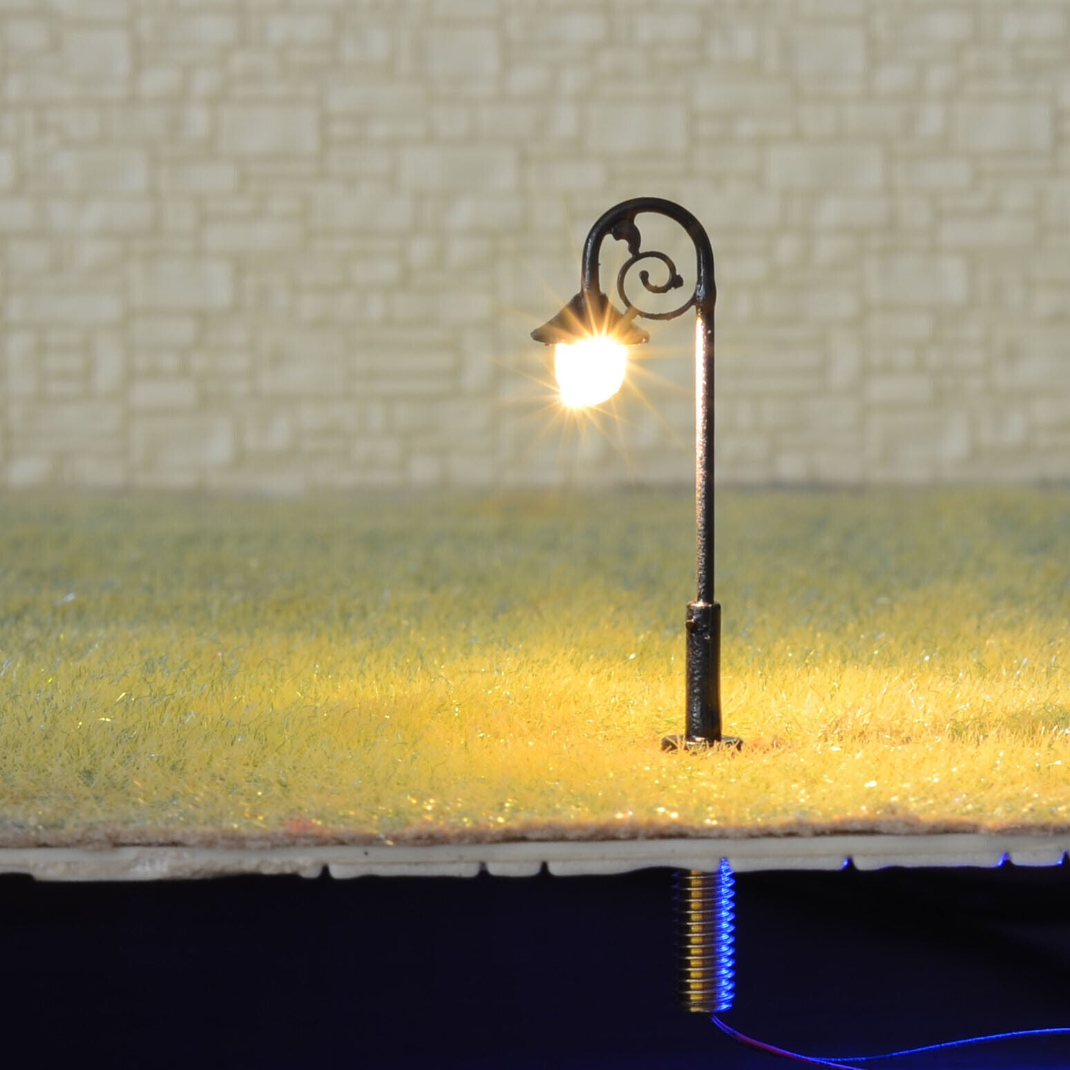 5 x N scale model railroad antique street light warm white LED lamp post #F0911
